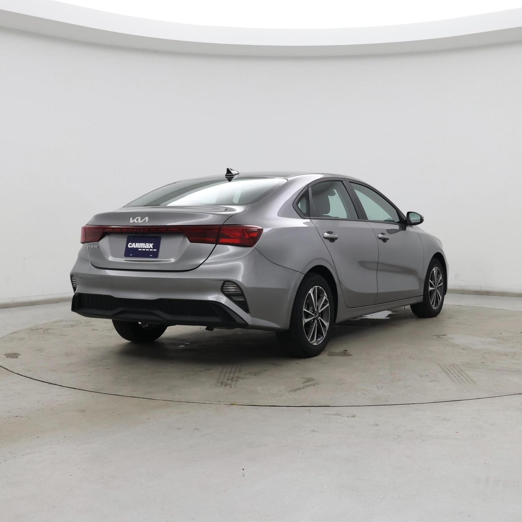 Thumbnail: 2024 Kia Forte - 8
