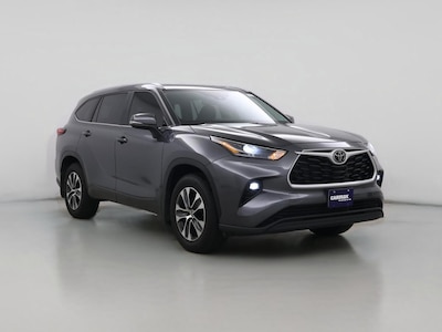Gray 2024 Toyota Highlander XLE