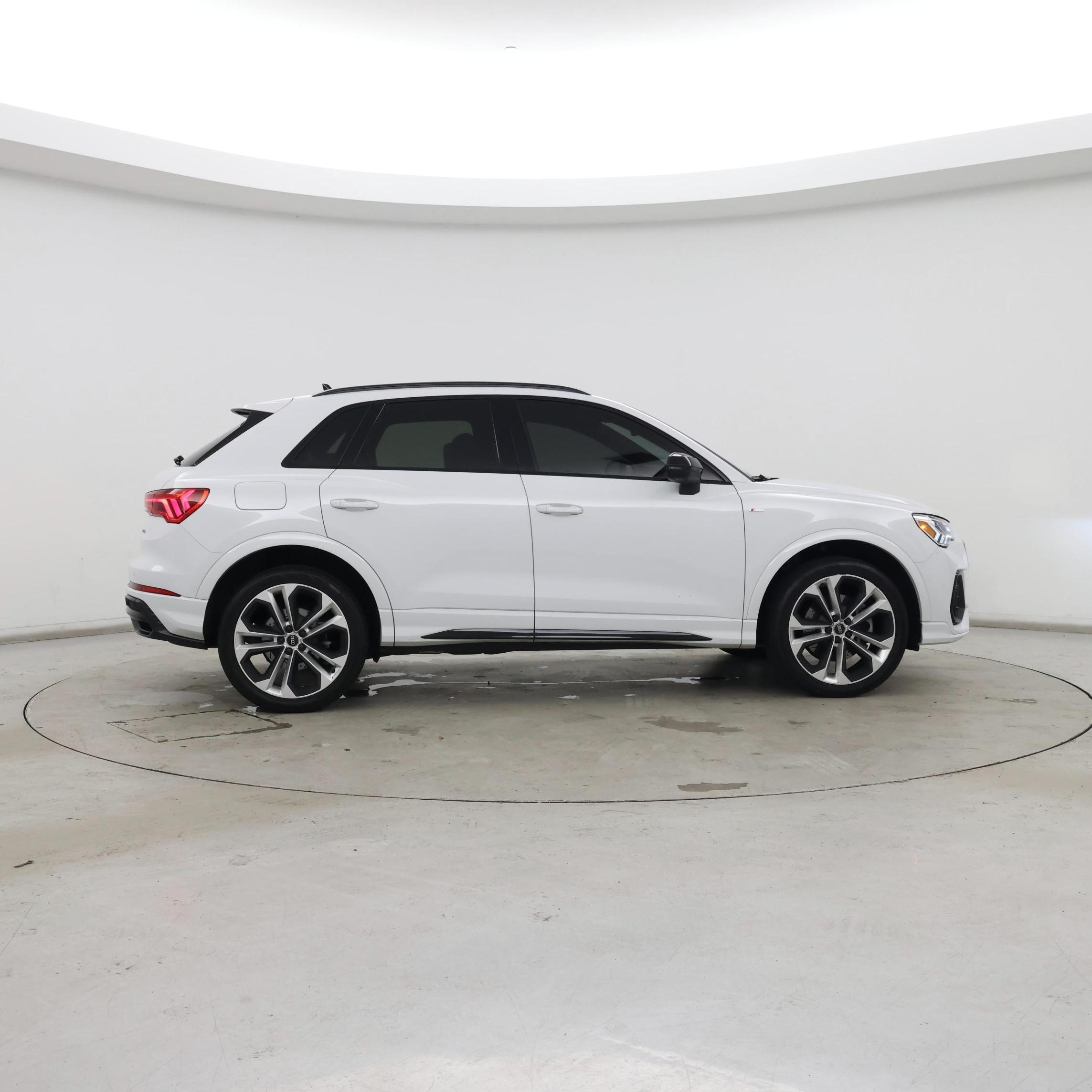 Thumbnail: 2022 Audi Q3 - 7