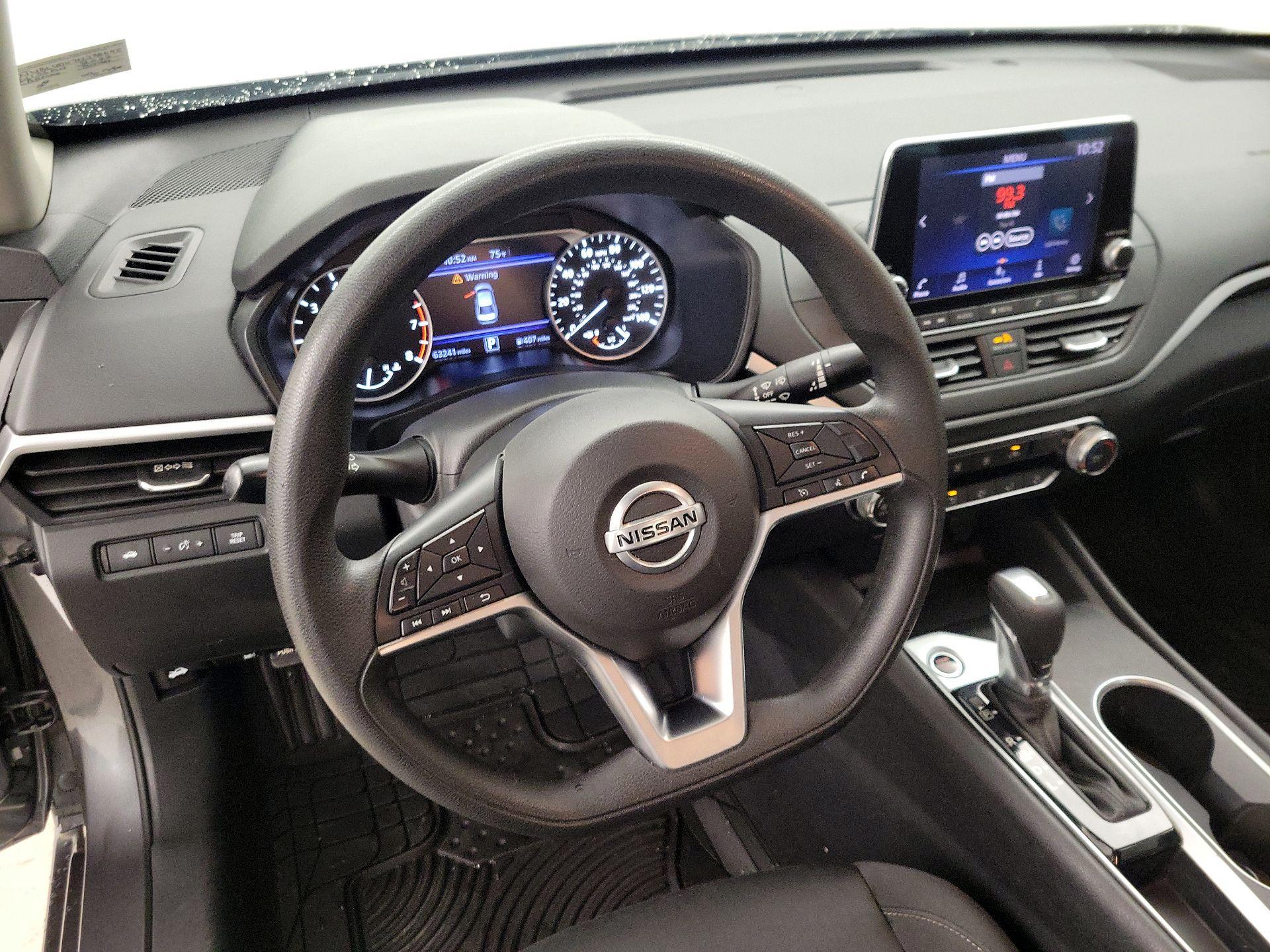 Thumbnail: 2022 Nissan Altima - 10