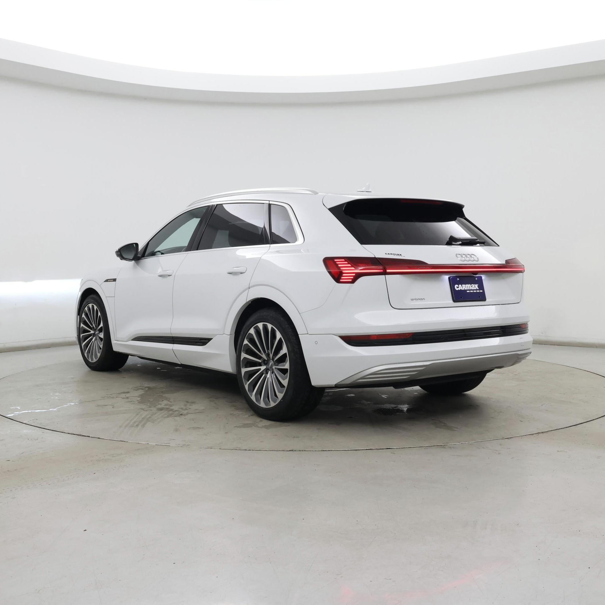 Thumbnail: 2019 Audi e-tron - 2
