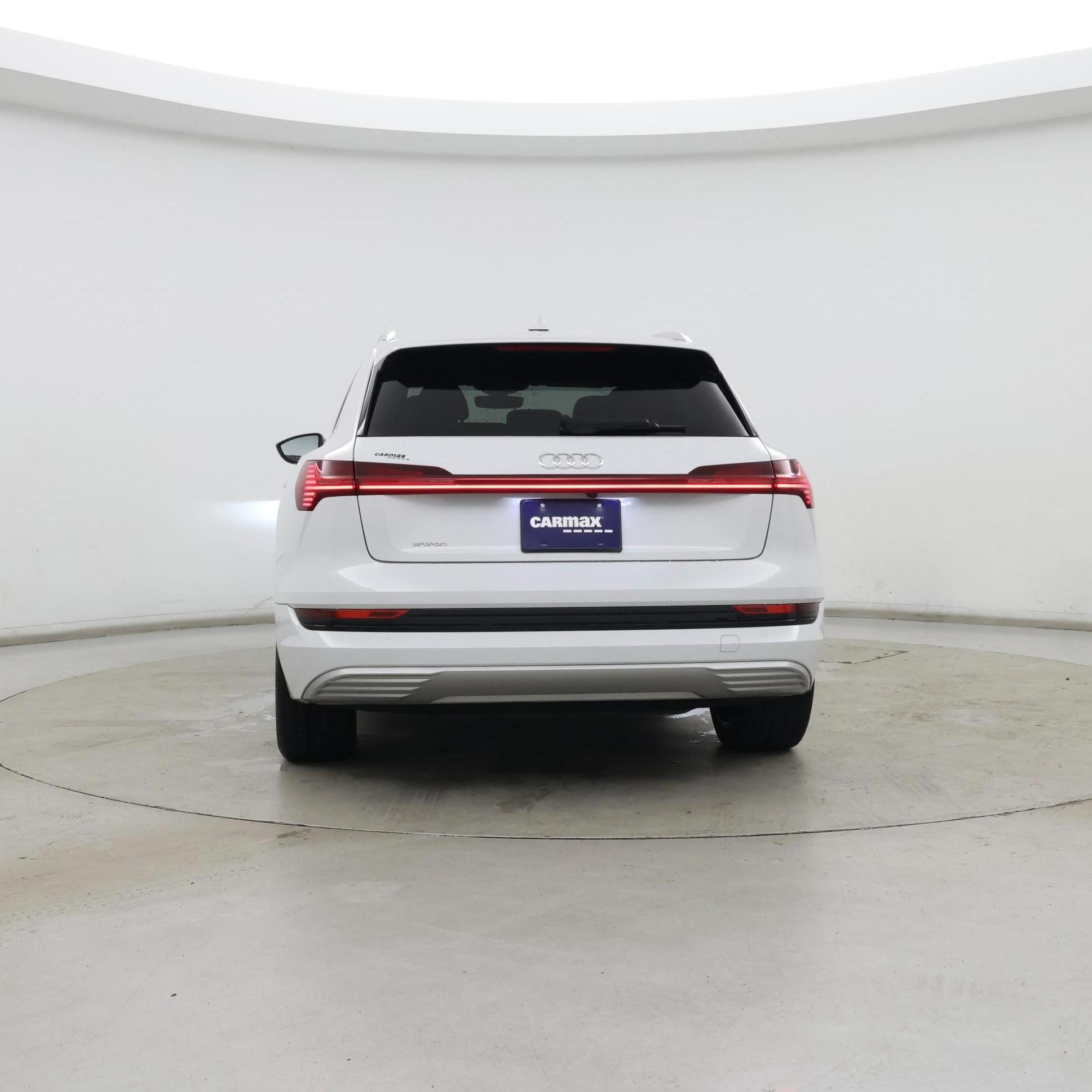 Thumbnail: 2019 Audi e-tron - 6
