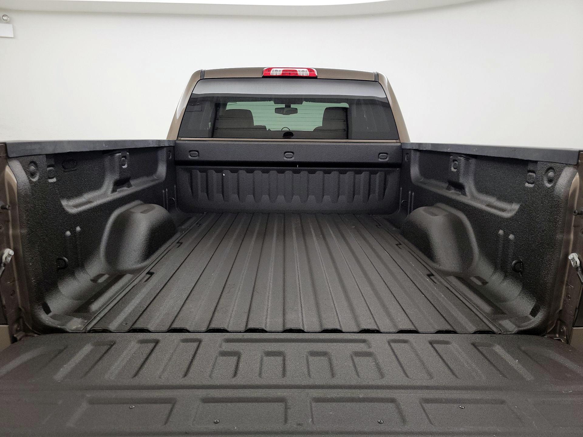 Thumbnail: 2014 Chevrolet Silverado 1500 - 20
