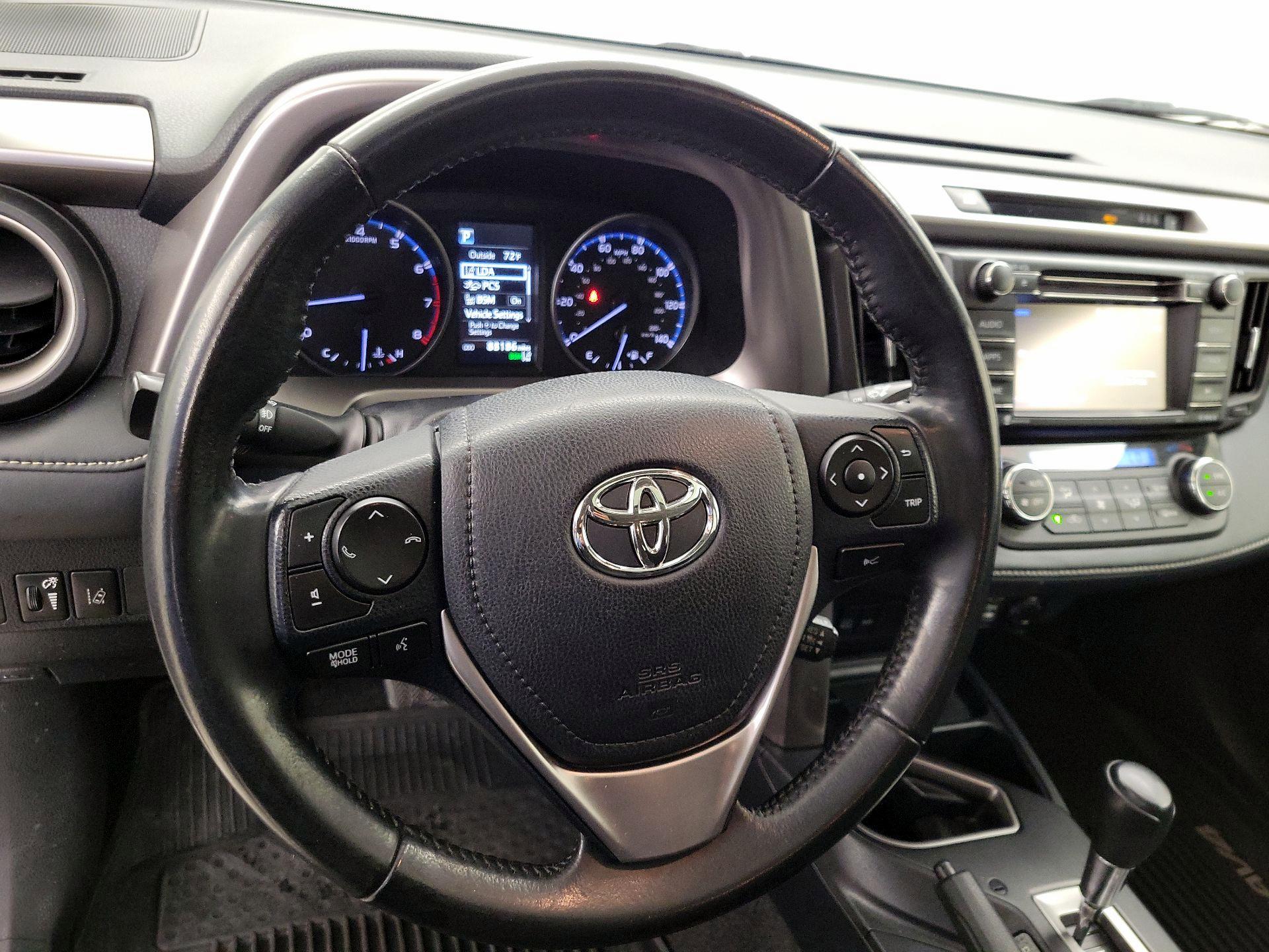 Thumbnail: 2018 Toyota RAV4 - 10
