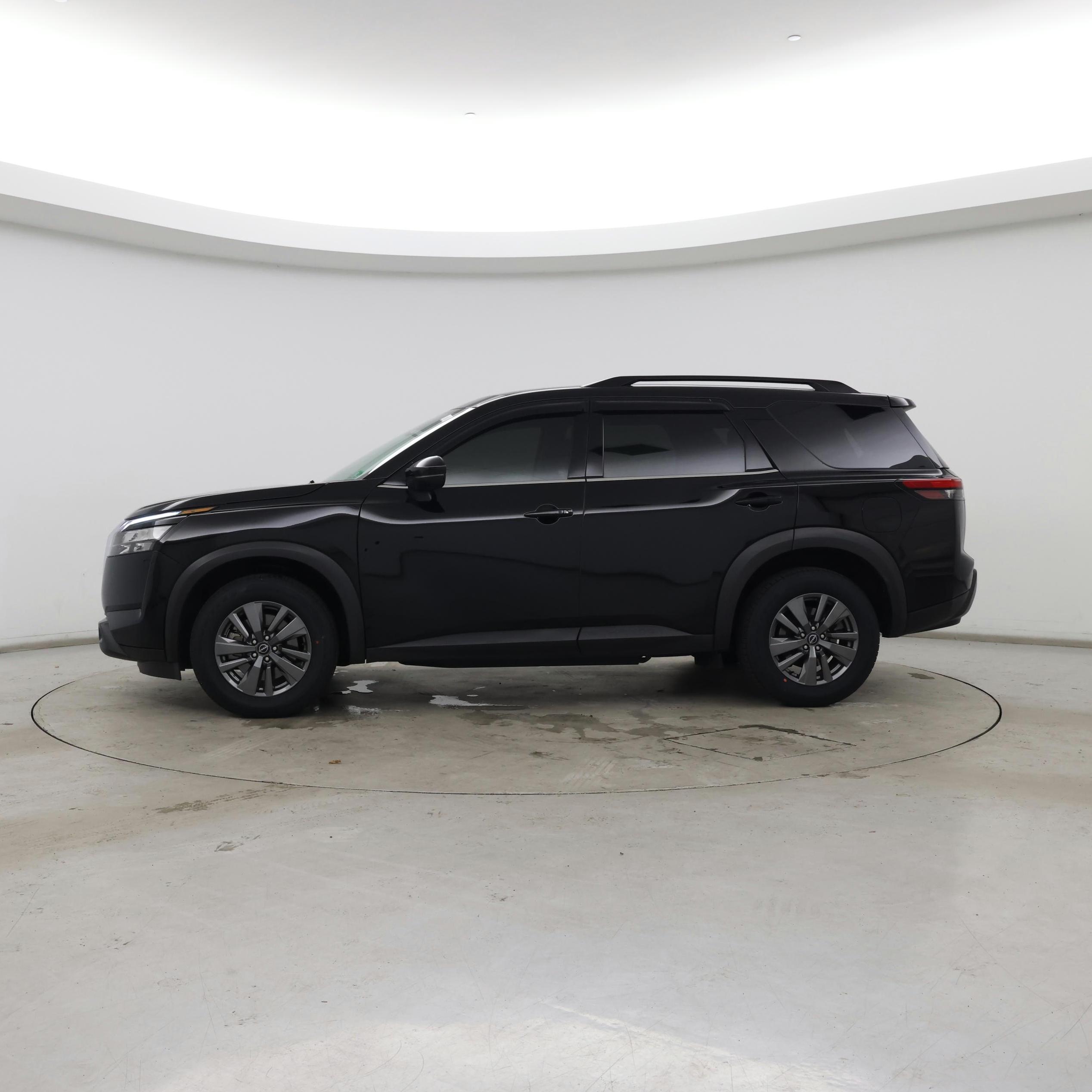 Thumbnail: 2023 Nissan Pathfinder - 3