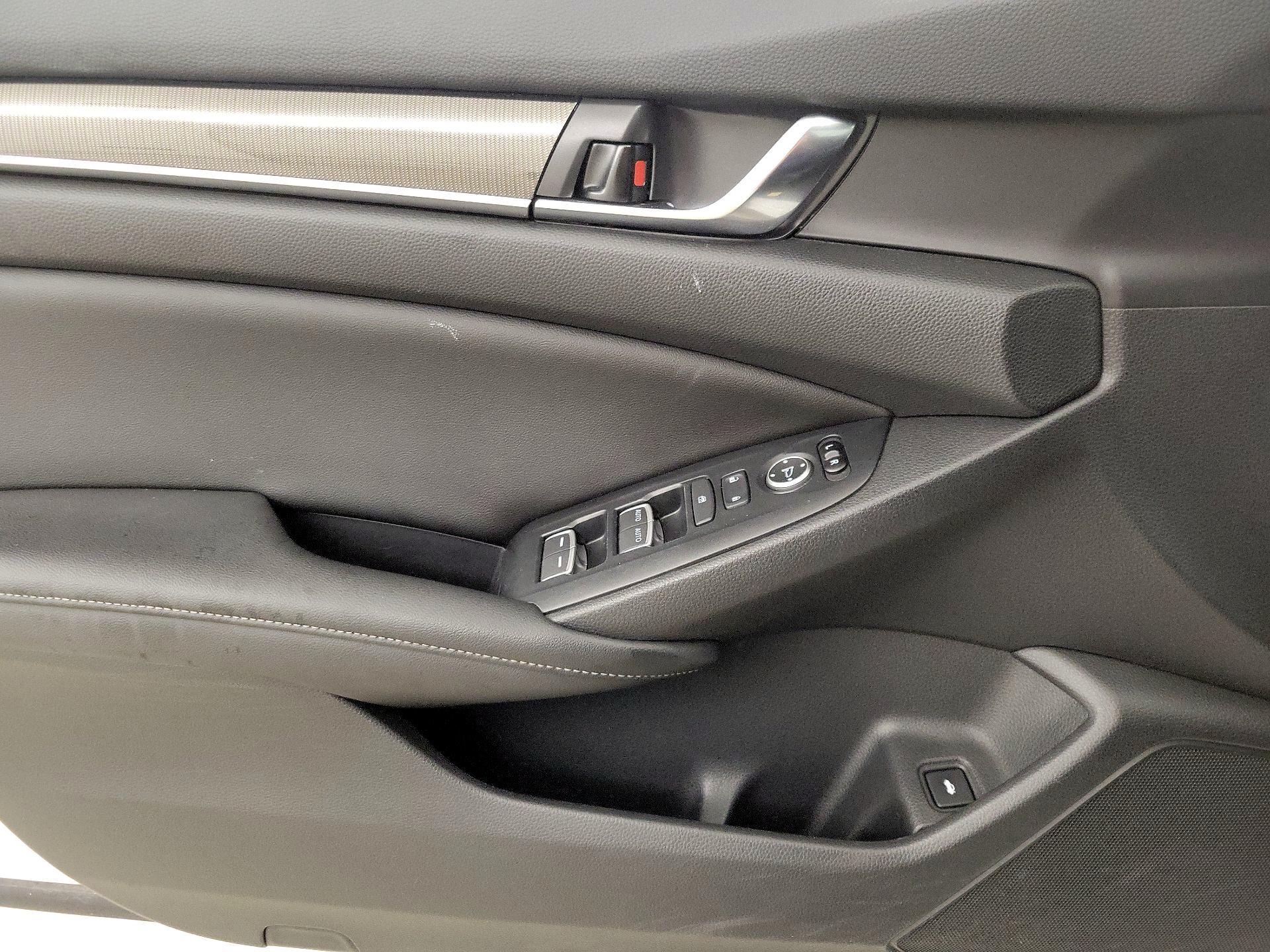Thumbnail: 2019 Honda Accord - 12