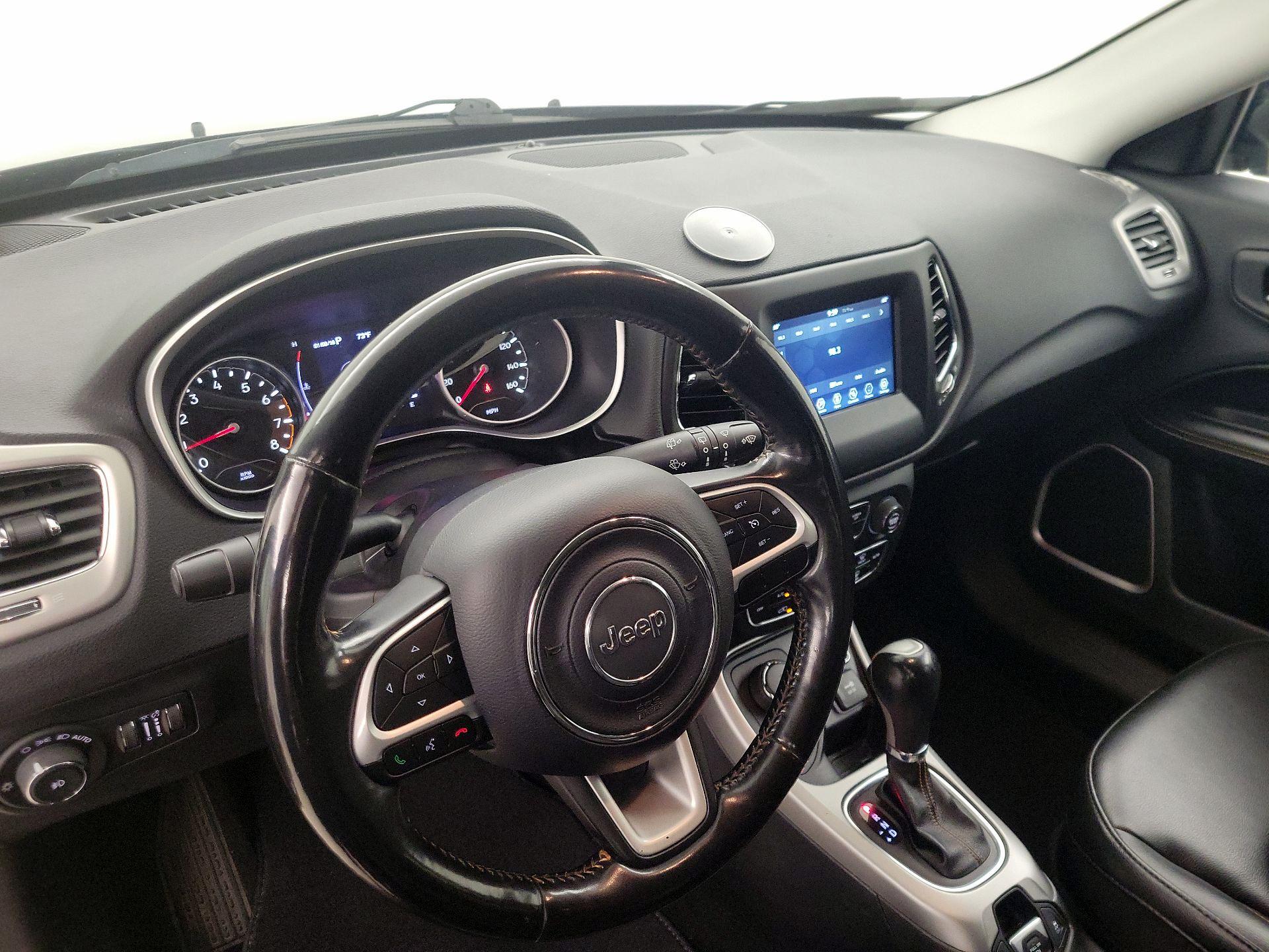 Thumbnail: 2020 Jeep Compass - 9