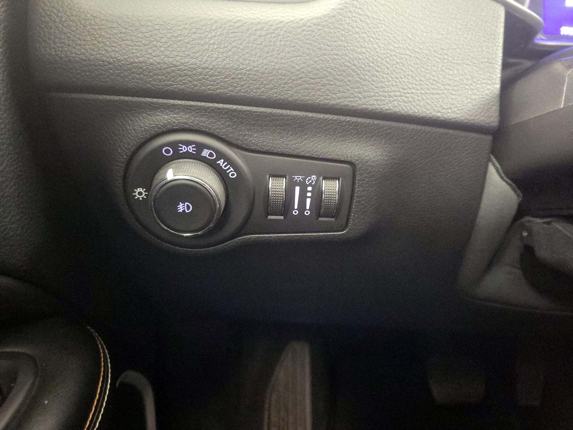 Thumbnail: 2020 Jeep Compass - 13