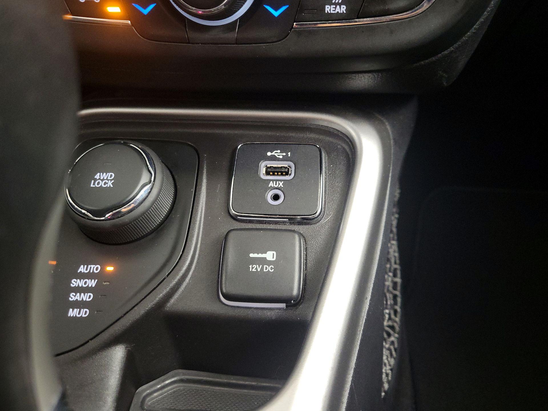 Thumbnail: 2020 Jeep Compass - 18