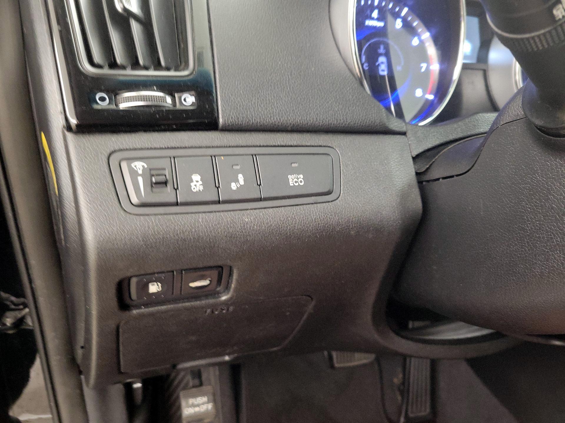 Thumbnail: 2014 Hyundai Sonata - 13