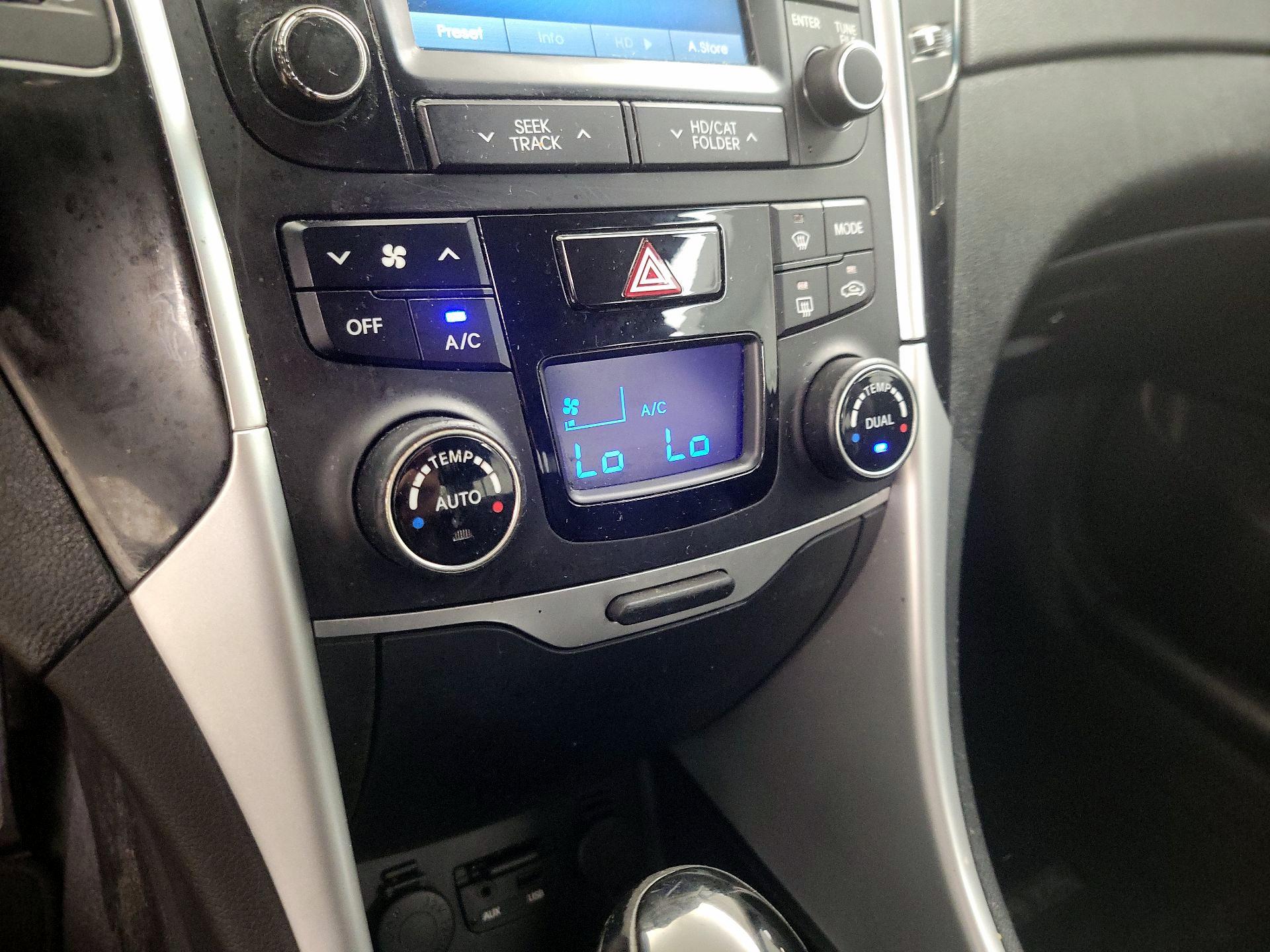 Thumbnail: 2014 Hyundai Sonata - 16