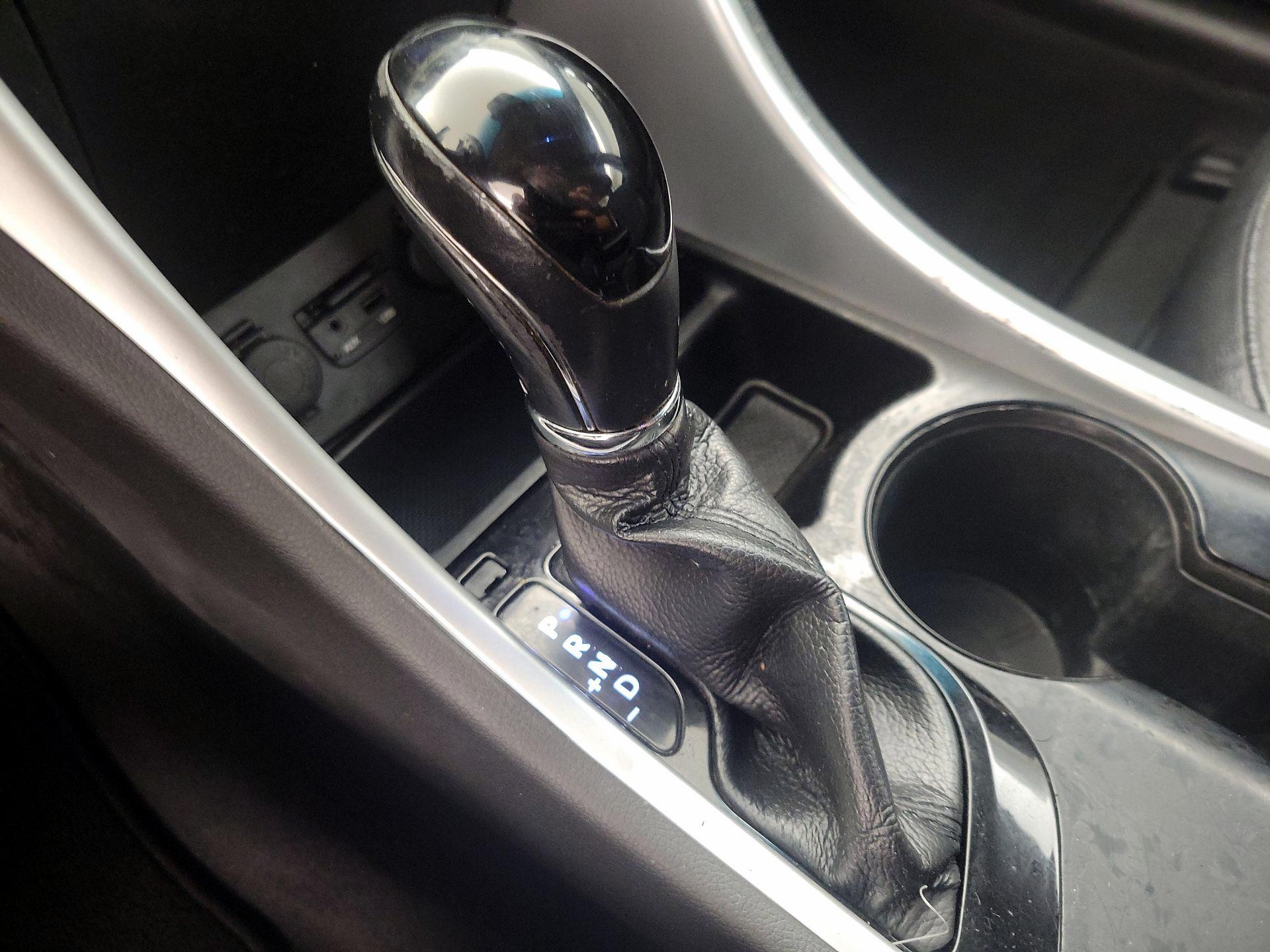 Thumbnail: 2014 Hyundai Sonata - 17