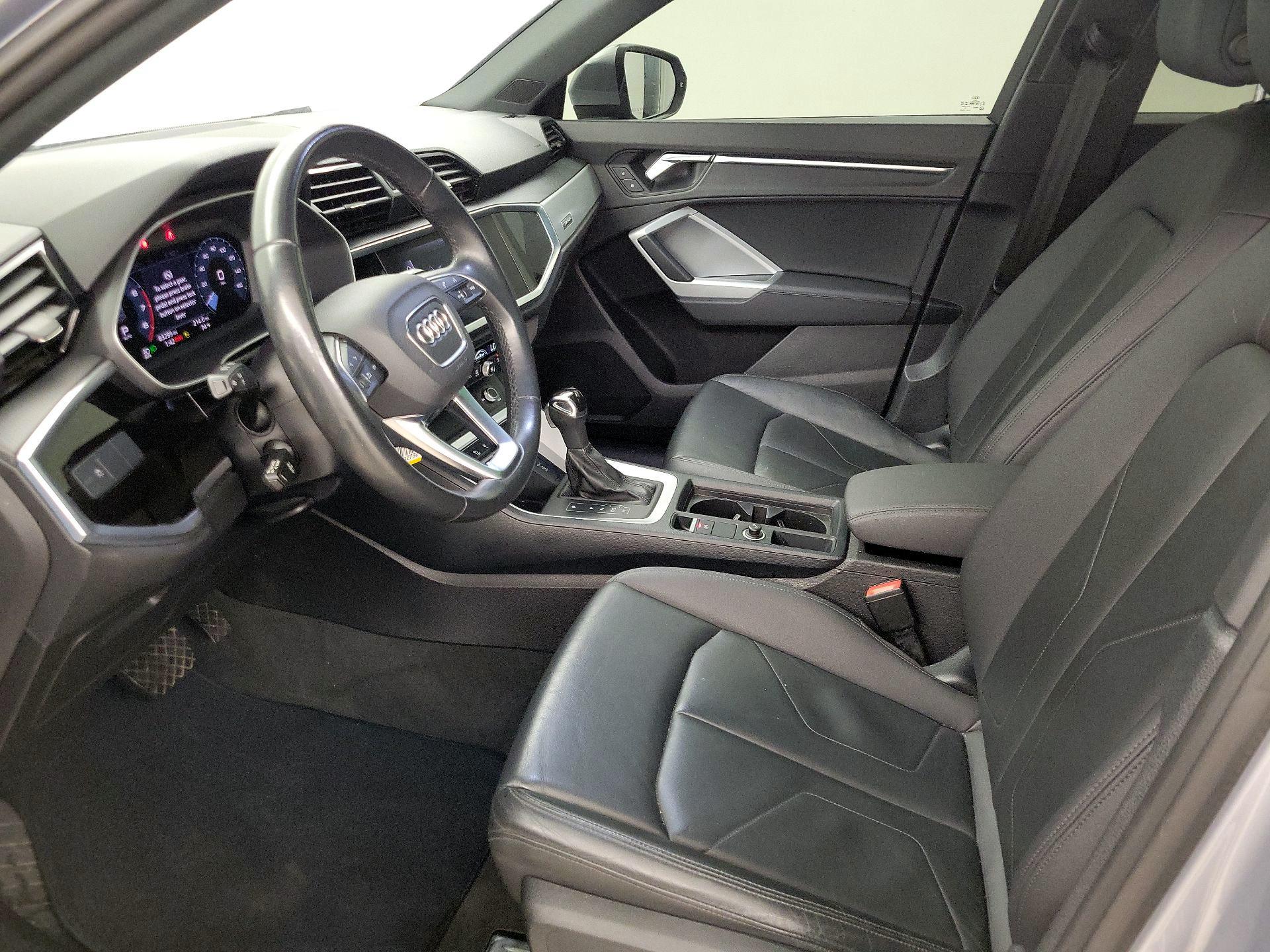 Thumbnail: 2021 Audi Q3 - 11