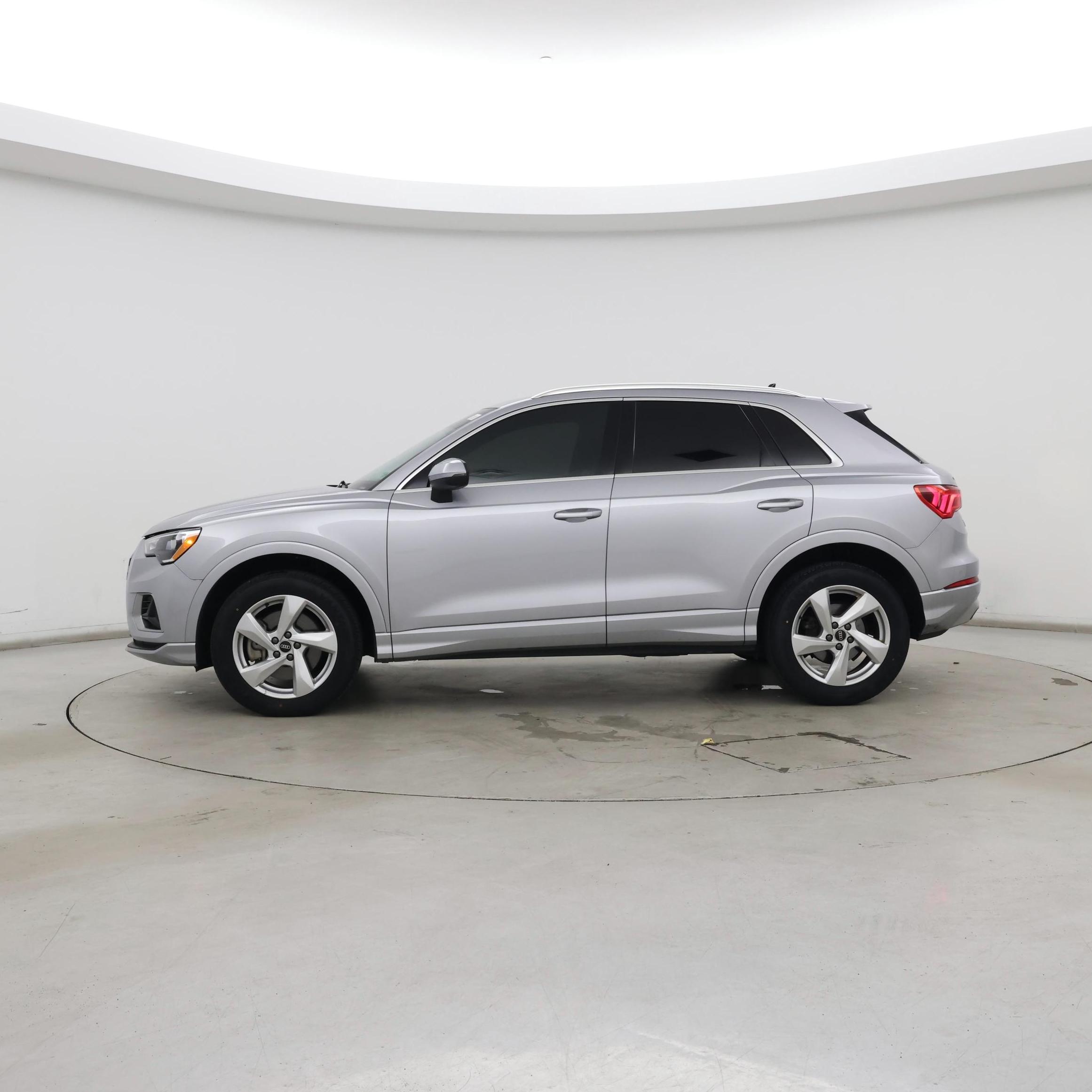 Thumbnail: 2021 Audi Q3 - 3