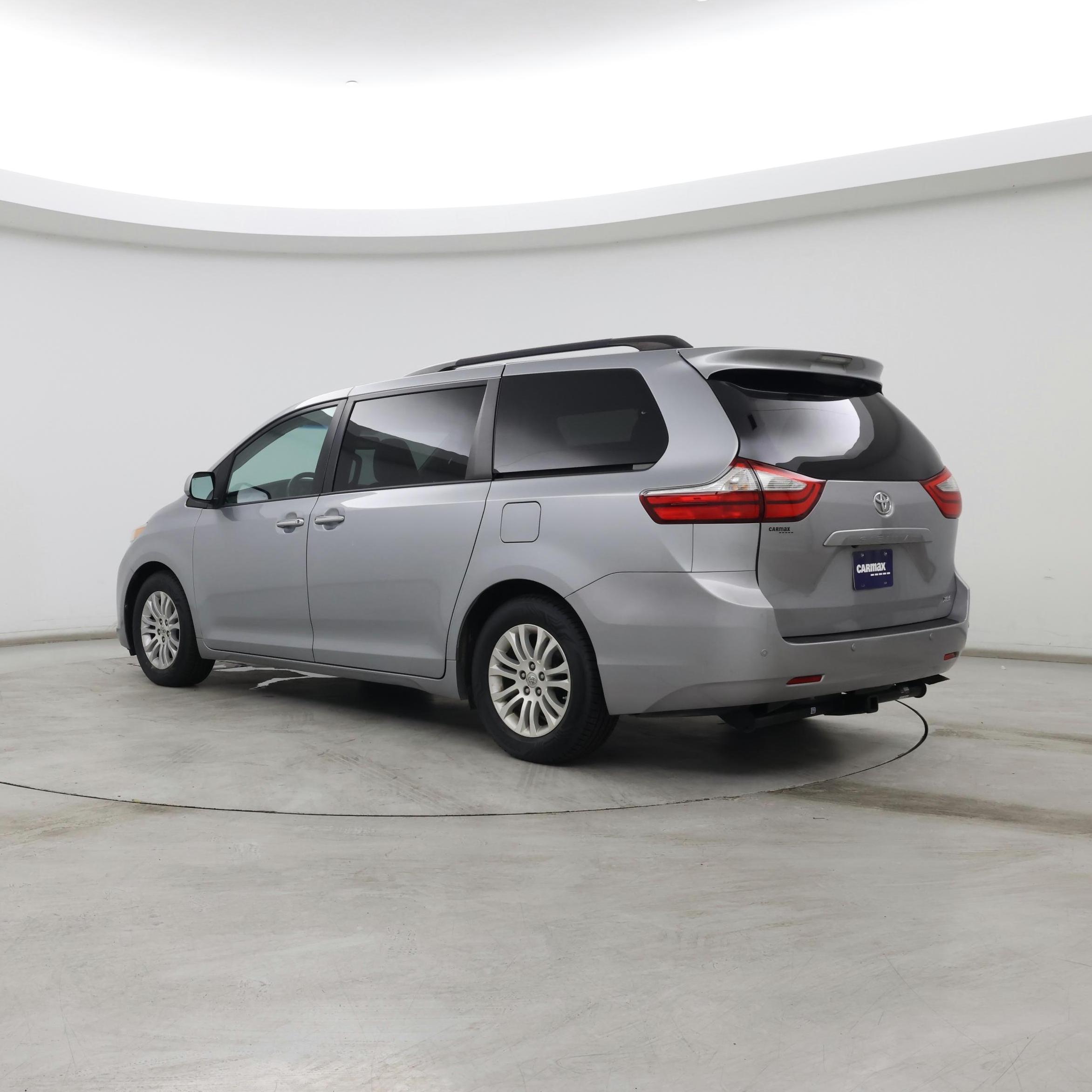 Thumbnail: 2015 Toyota Sienna - 2