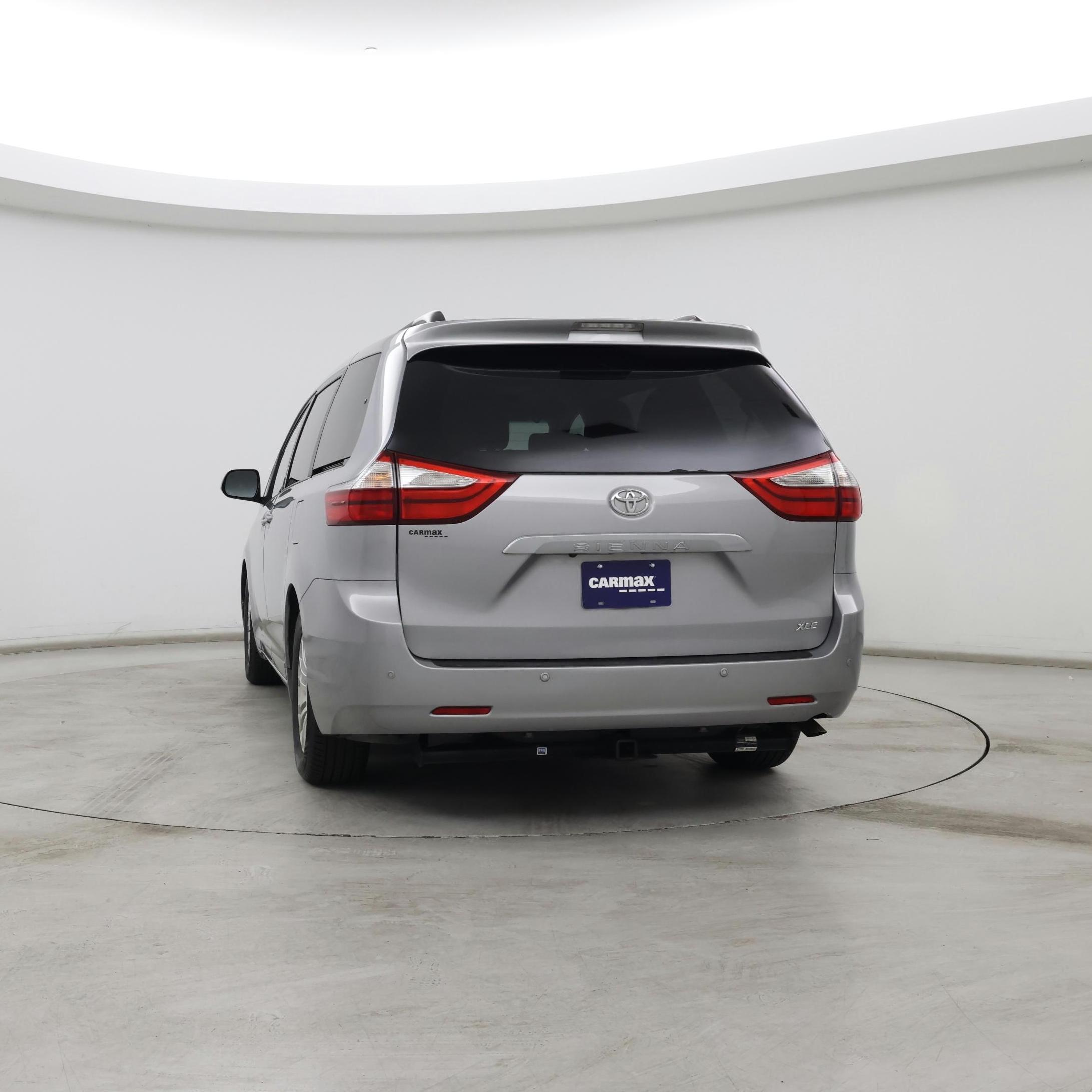 Thumbnail: 2015 Toyota Sienna - 6