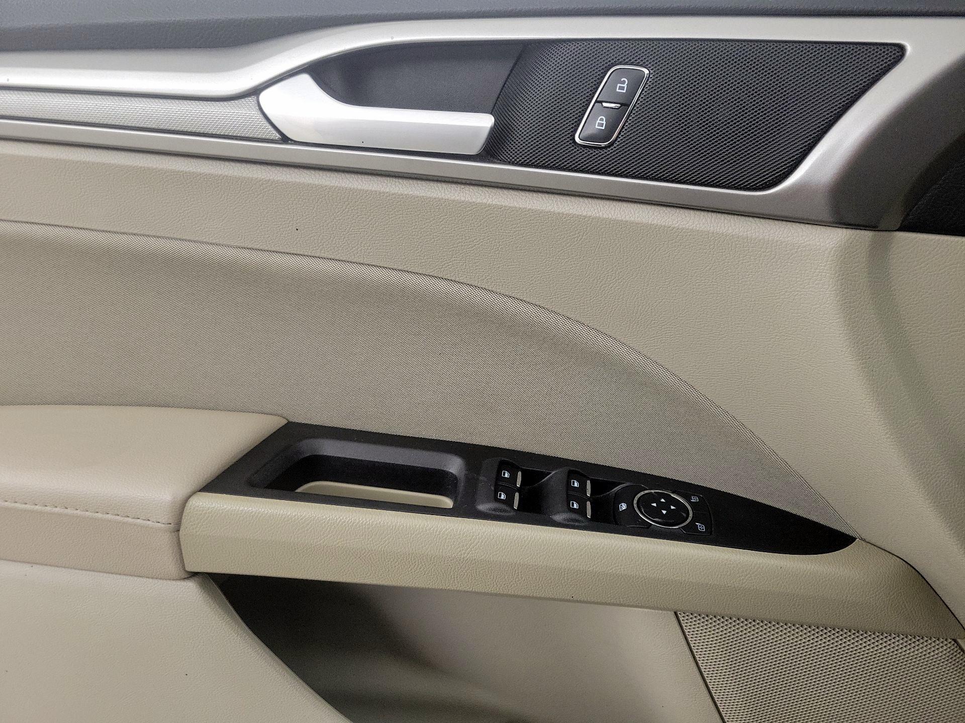Thumbnail: 2020 Ford Fusion - 12