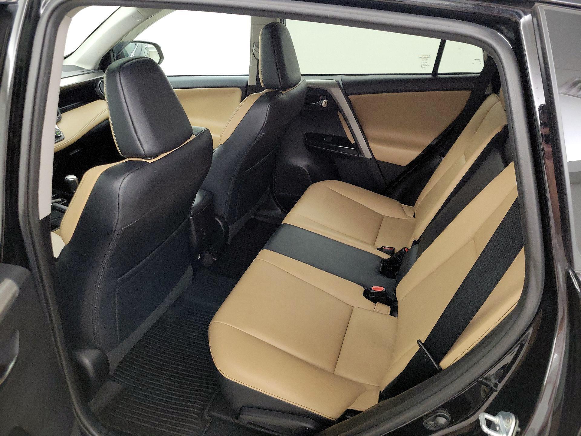 Thumbnail: 2017 Toyota RAV4 - 20