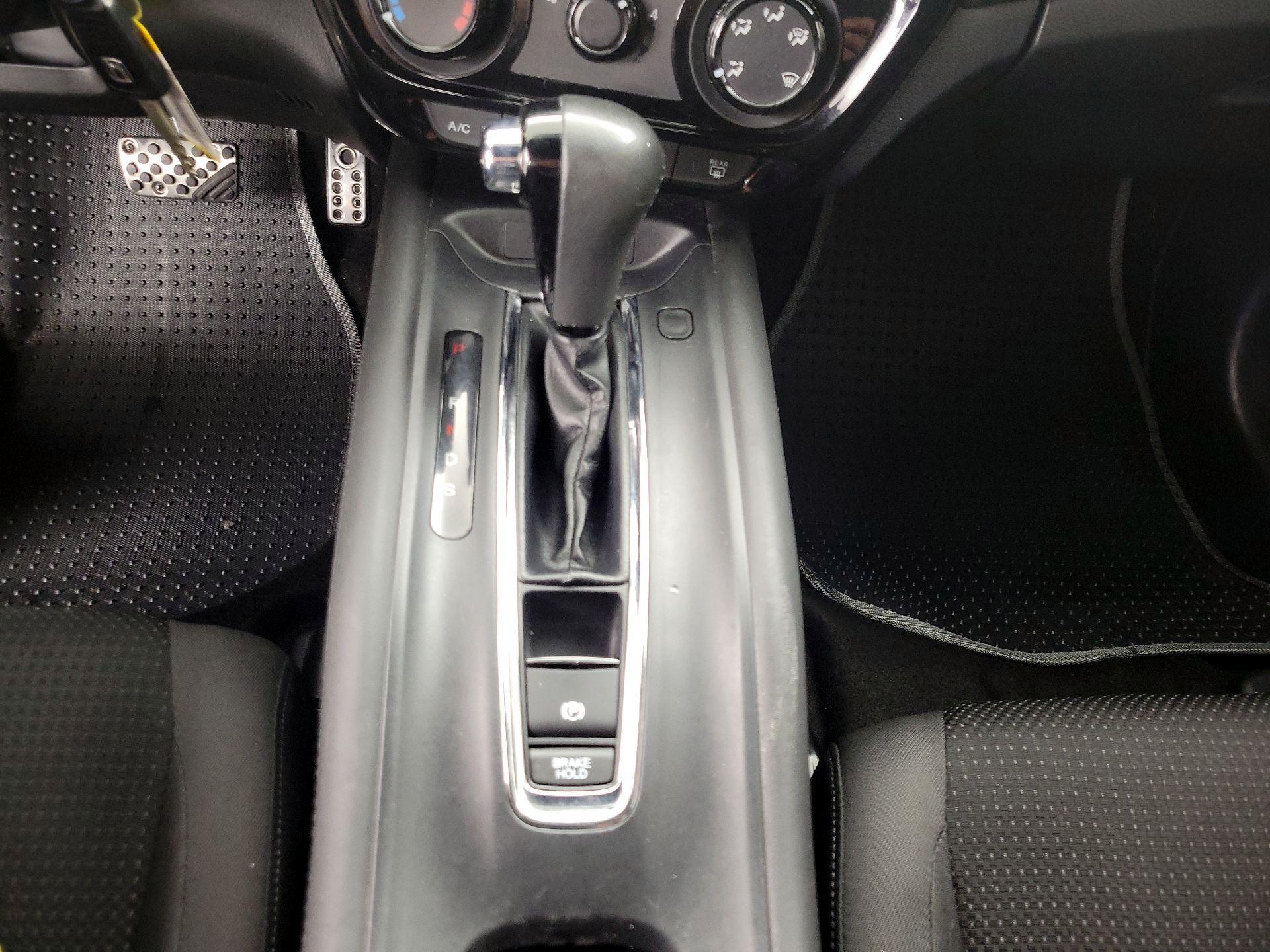 Thumbnail: 2019 Honda HR-V - 17