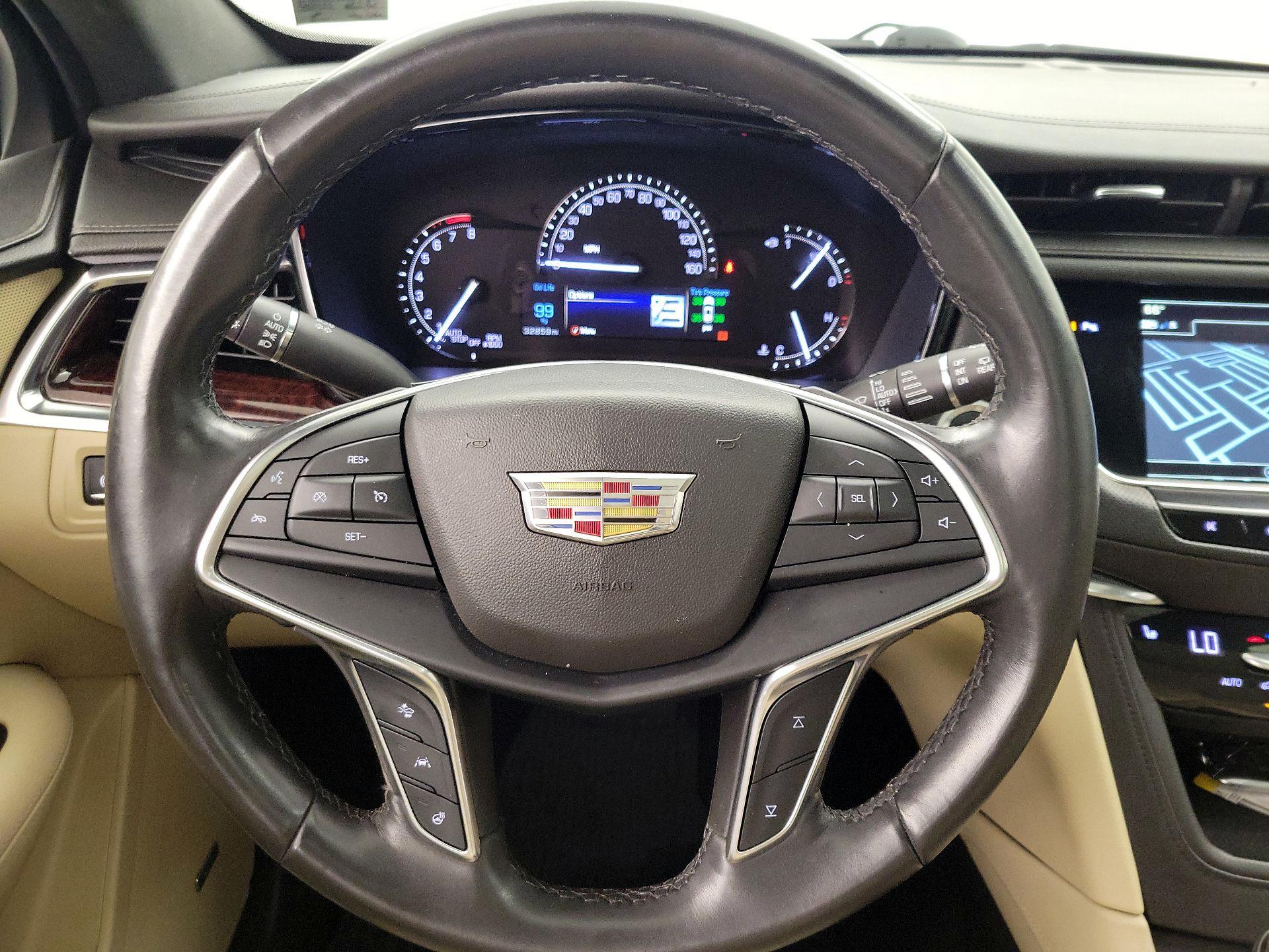 Thumbnail: 2018 Cadillac XT5 - 10