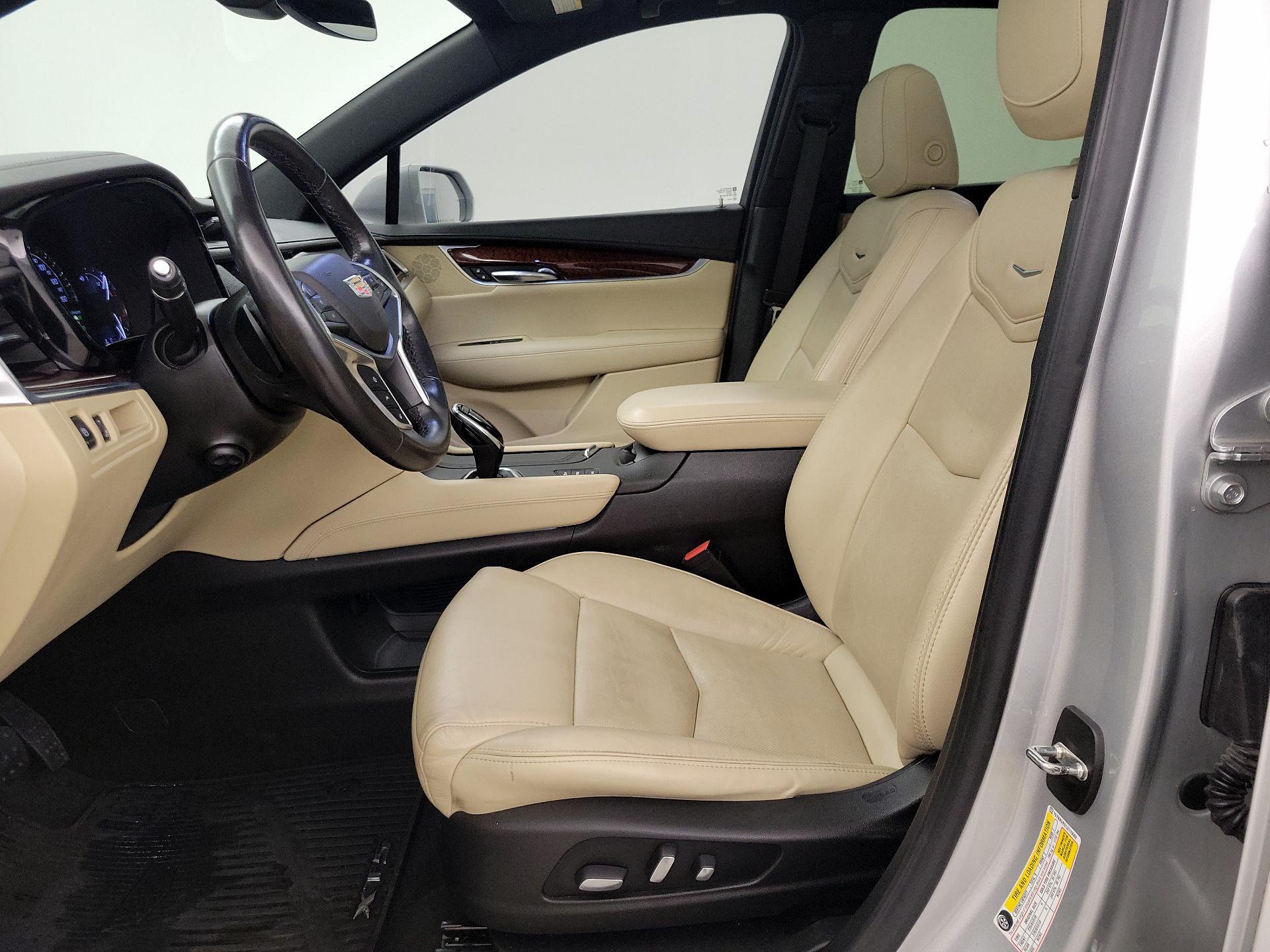 Thumbnail: 2018 Cadillac XT5 - 11