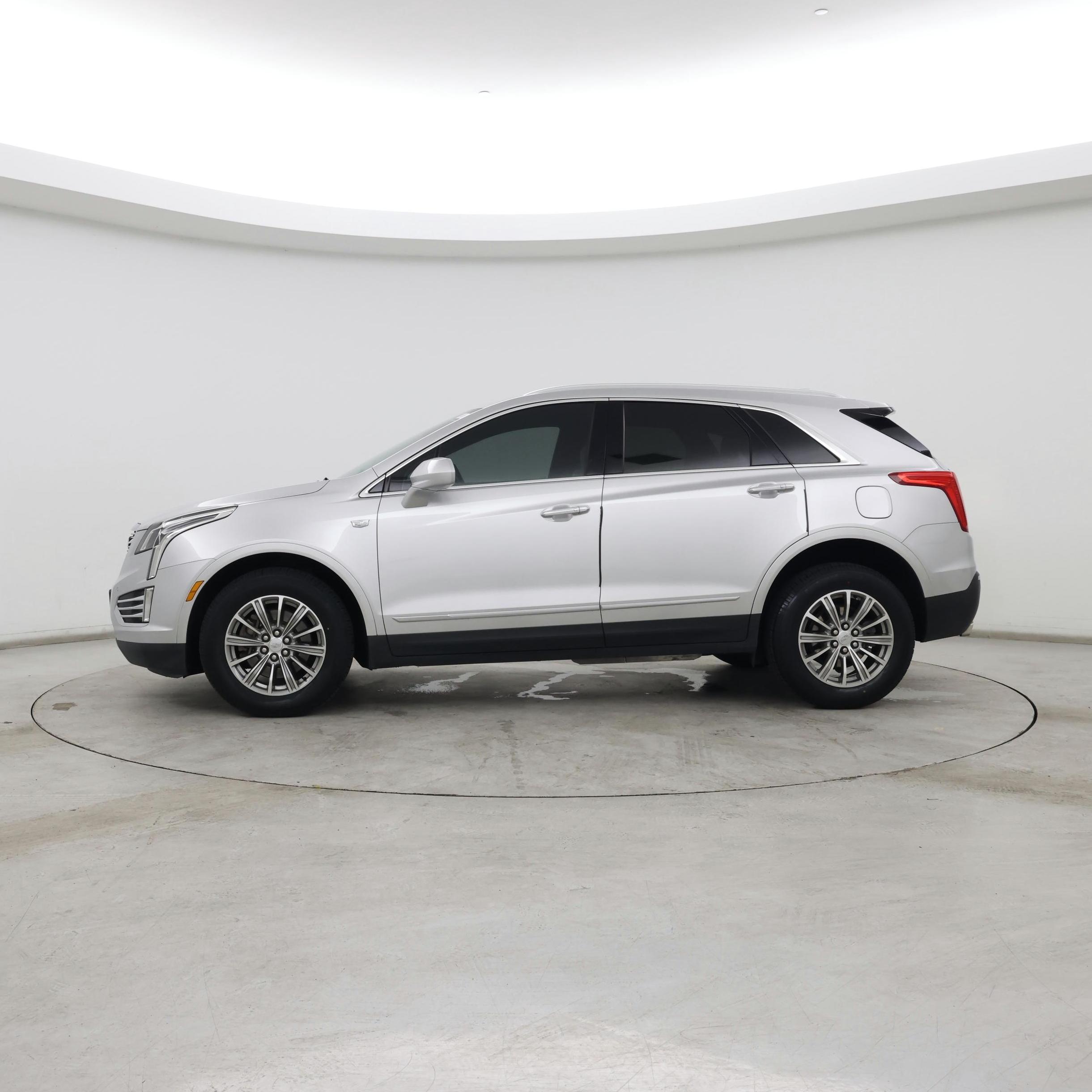 Thumbnail: 2018 Cadillac XT5 - 3