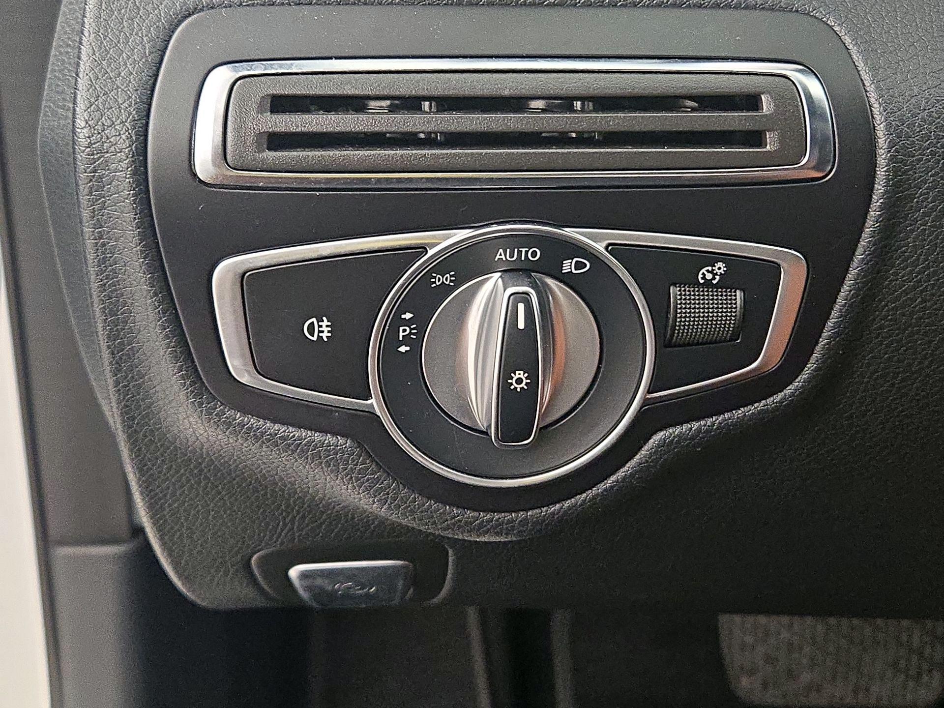 Thumbnail: 2019 Mercedes-Benz C-Class - 13