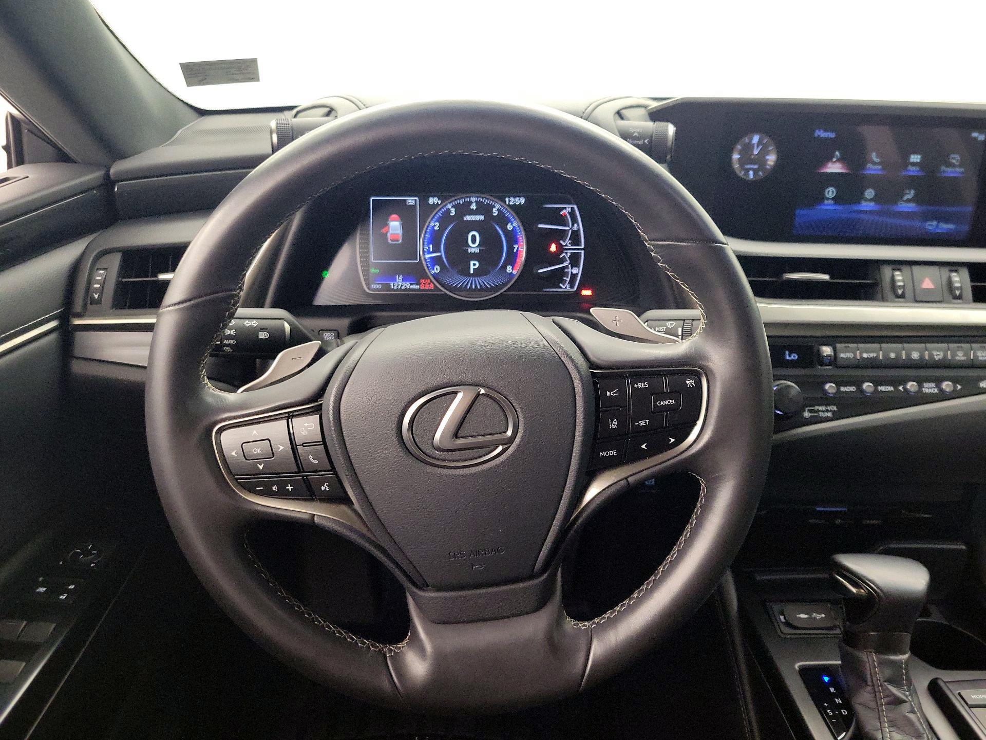 Thumbnail: 2020 Lexus ES - 10