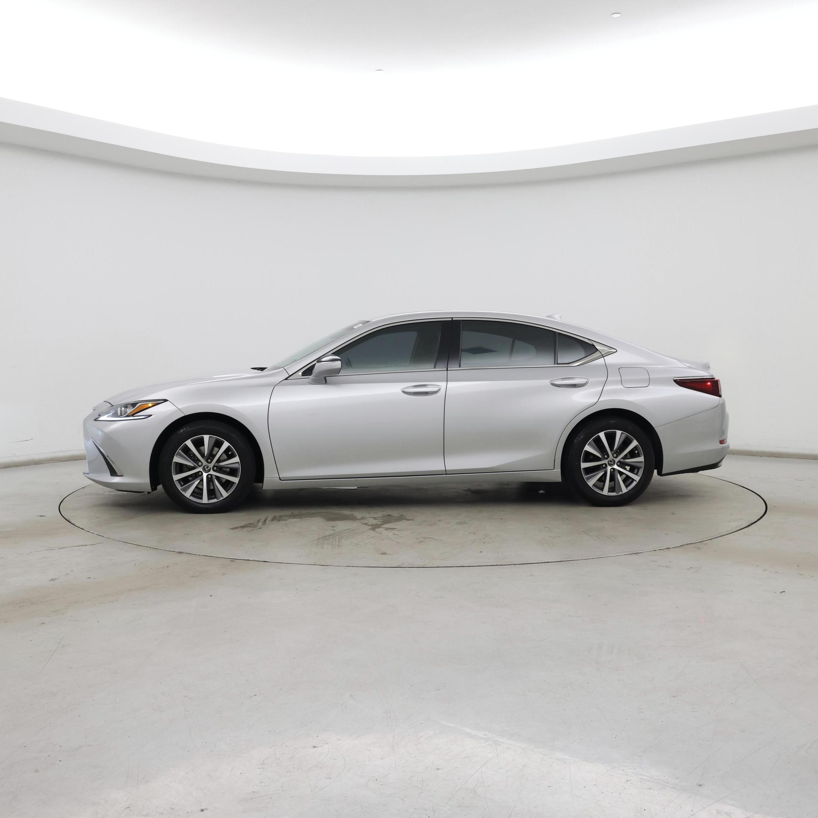 Thumbnail: 2020 Lexus ES - 3