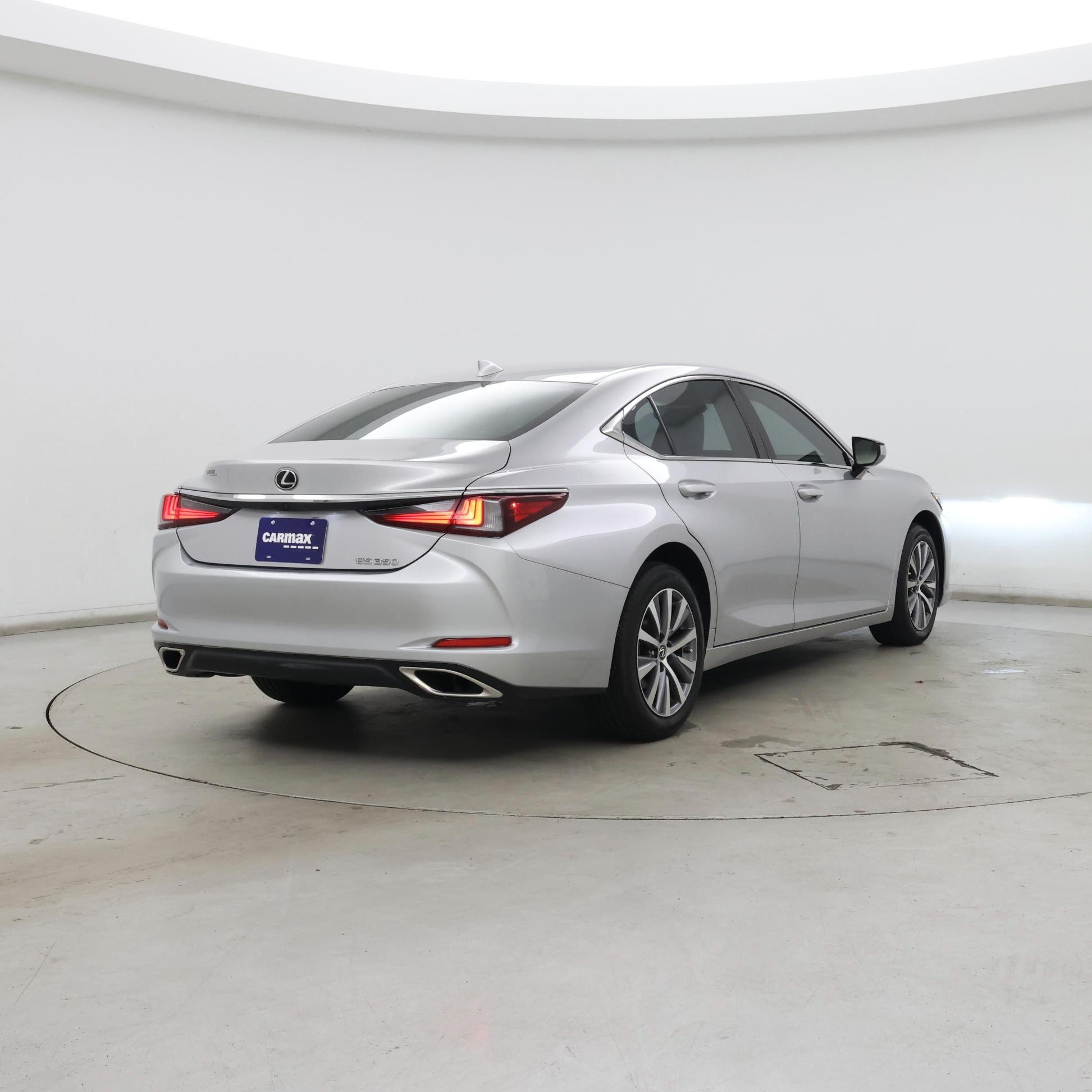 Thumbnail: 2020 Lexus ES - 8