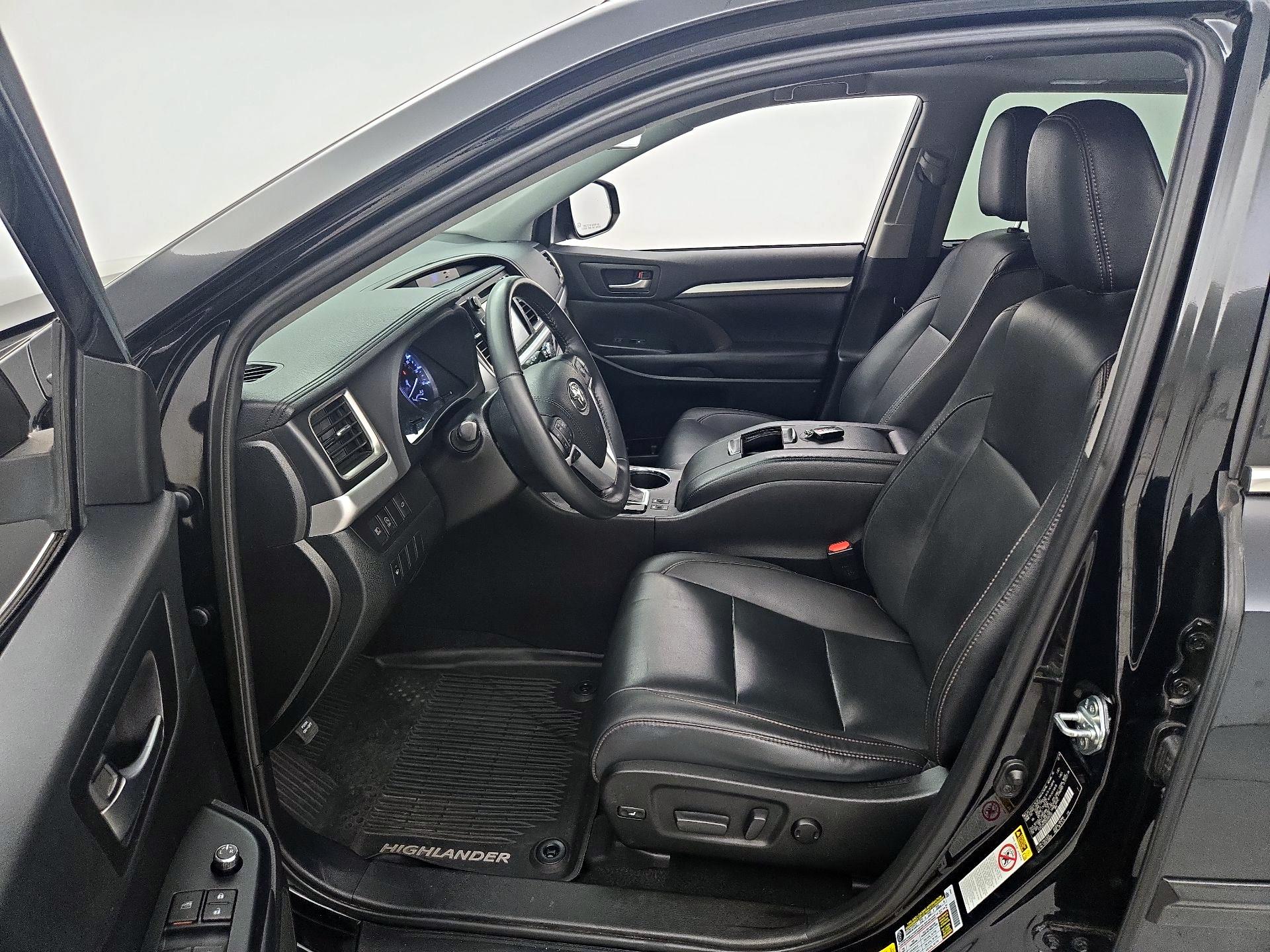 Thumbnail: 2019 Toyota Highlander - 11