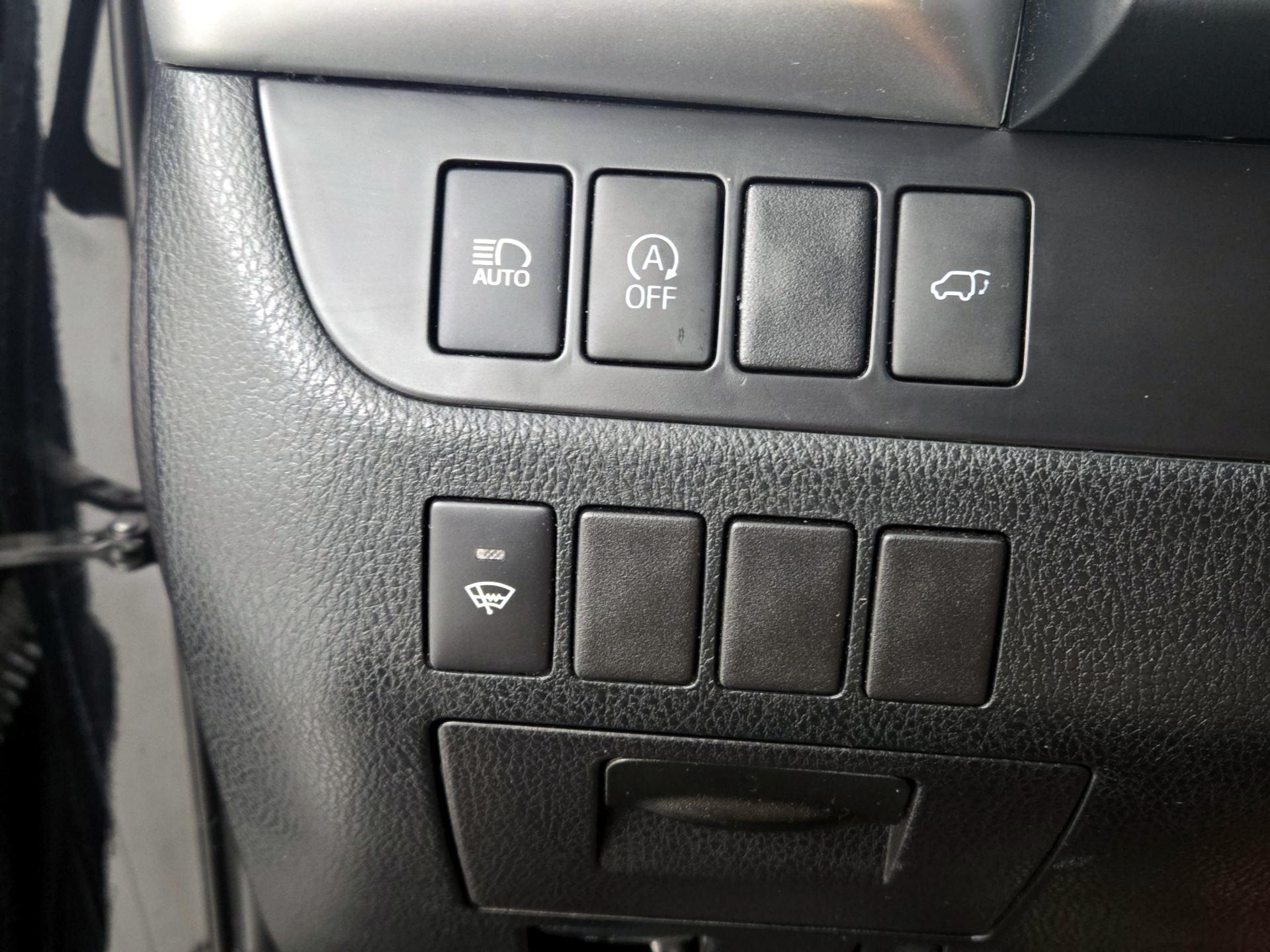Thumbnail: 2019 Toyota Highlander - 13