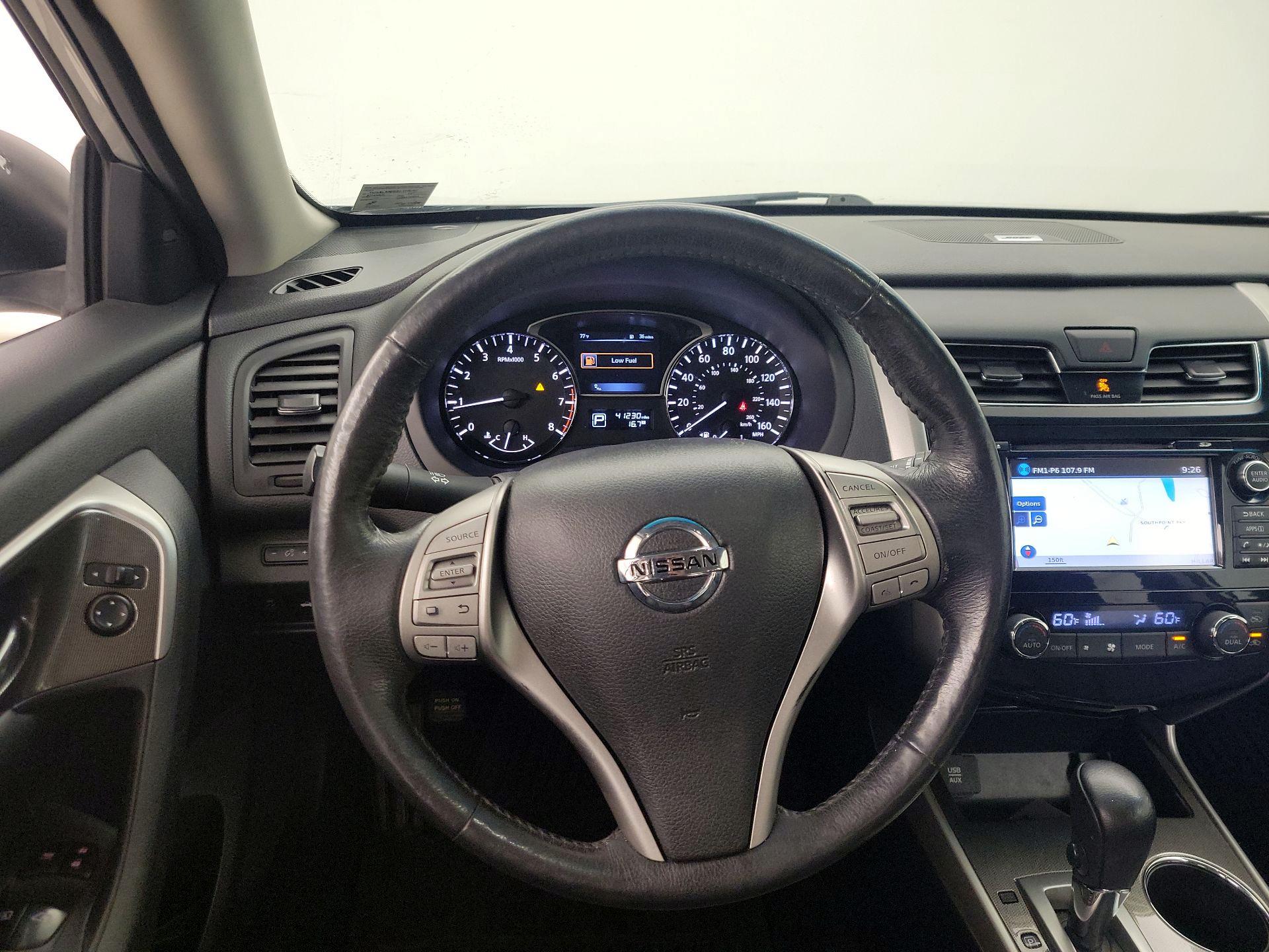 Thumbnail: 2015 Nissan Altima - 10