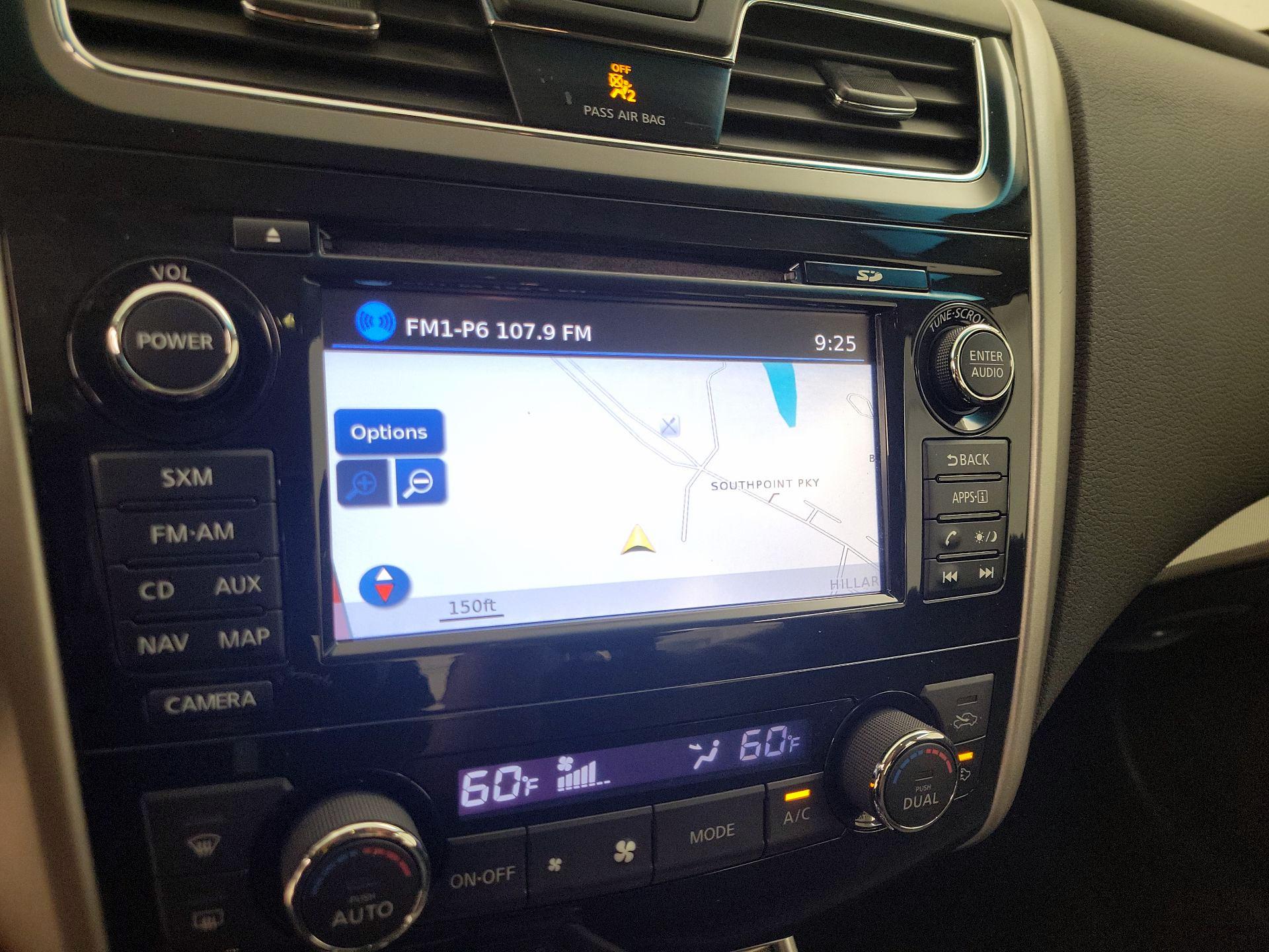 Thumbnail: 2015 Nissan Altima - 14