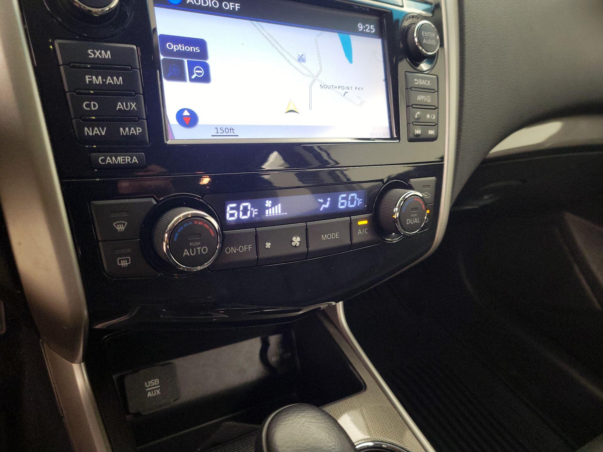 Thumbnail: 2015 Nissan Altima - 17
