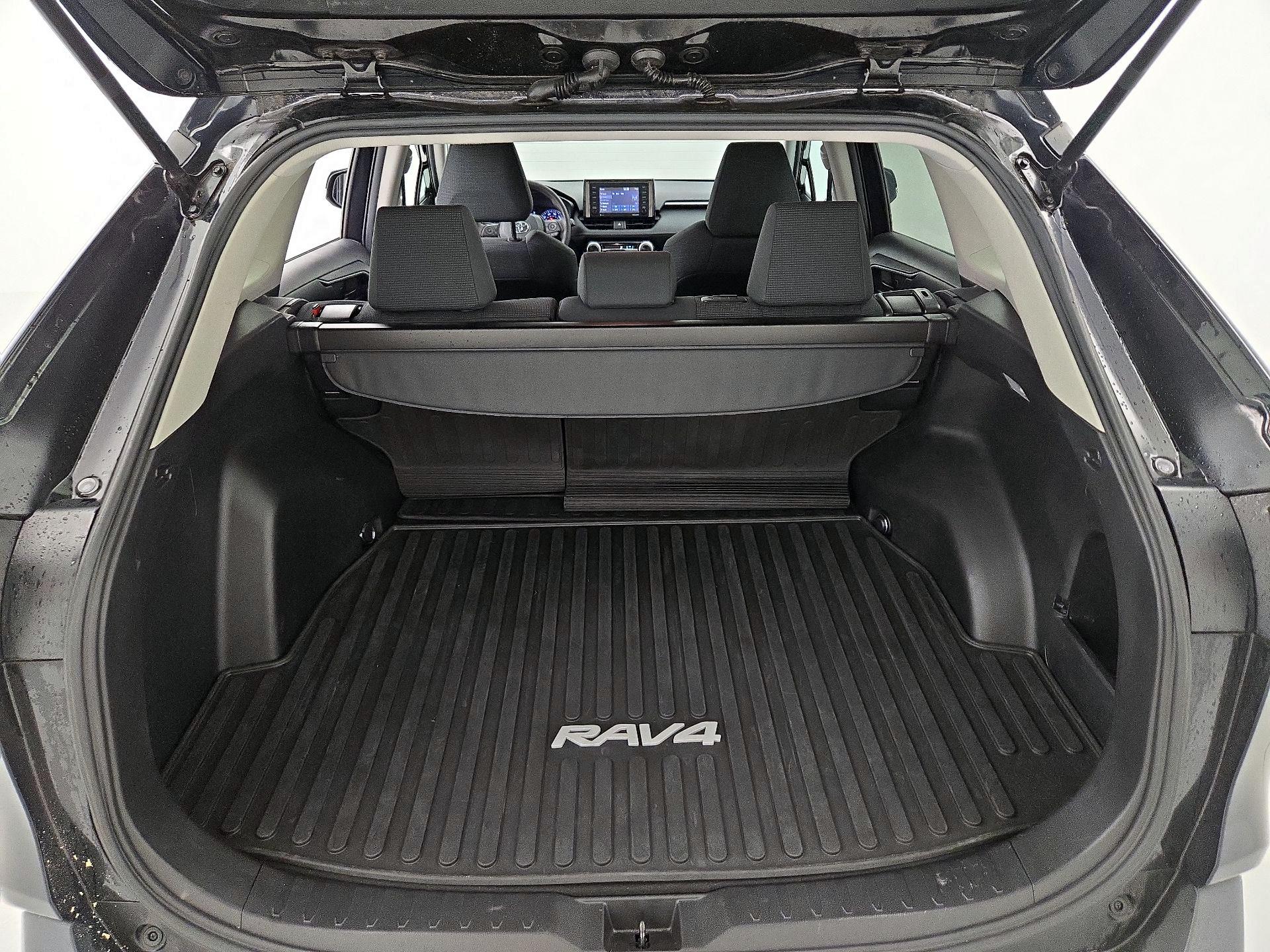 Thumbnail: 2020 Toyota RAV4 - 20