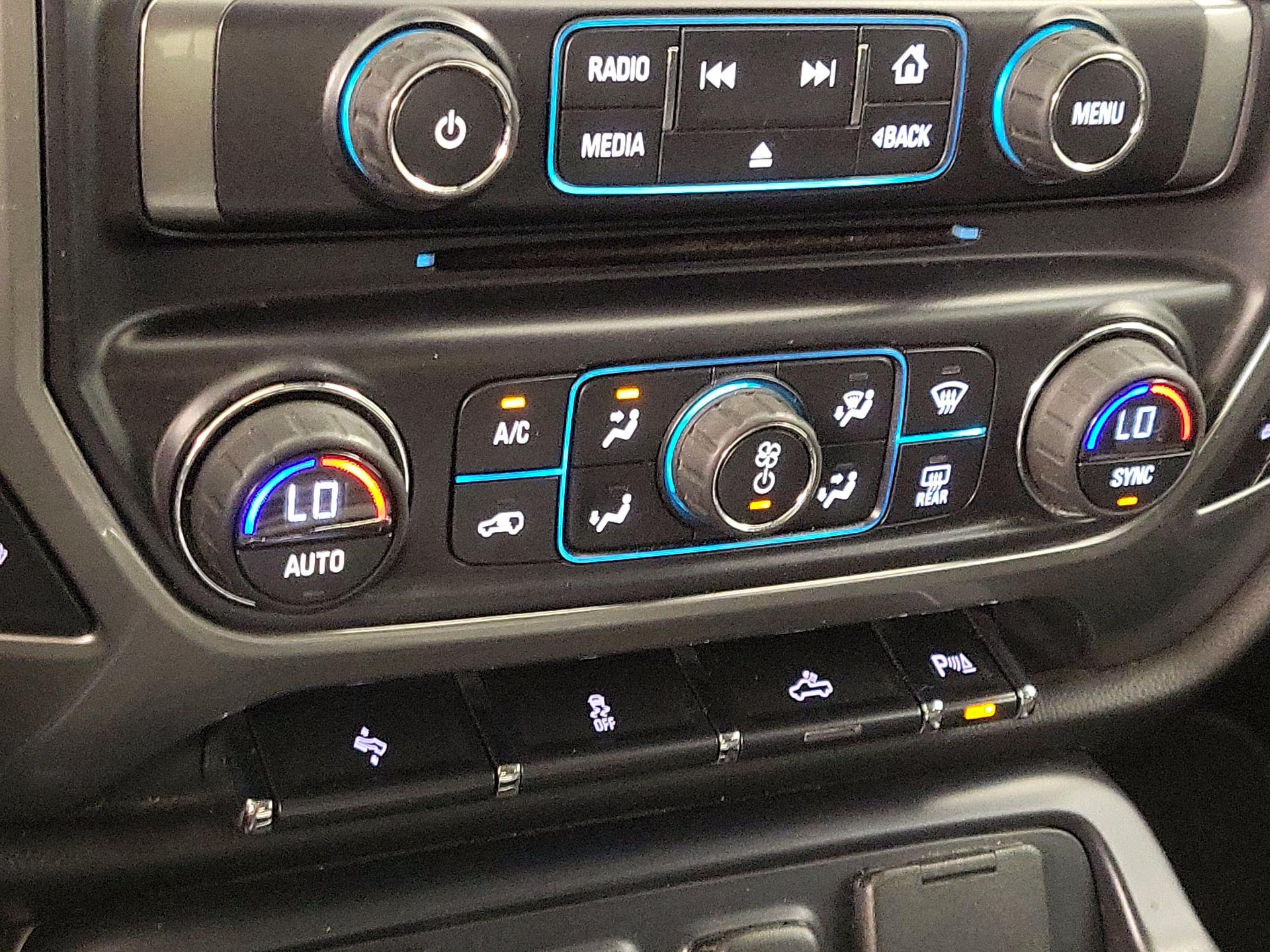 Thumbnail: 2015 Chevrolet Silverado 1500 - 16