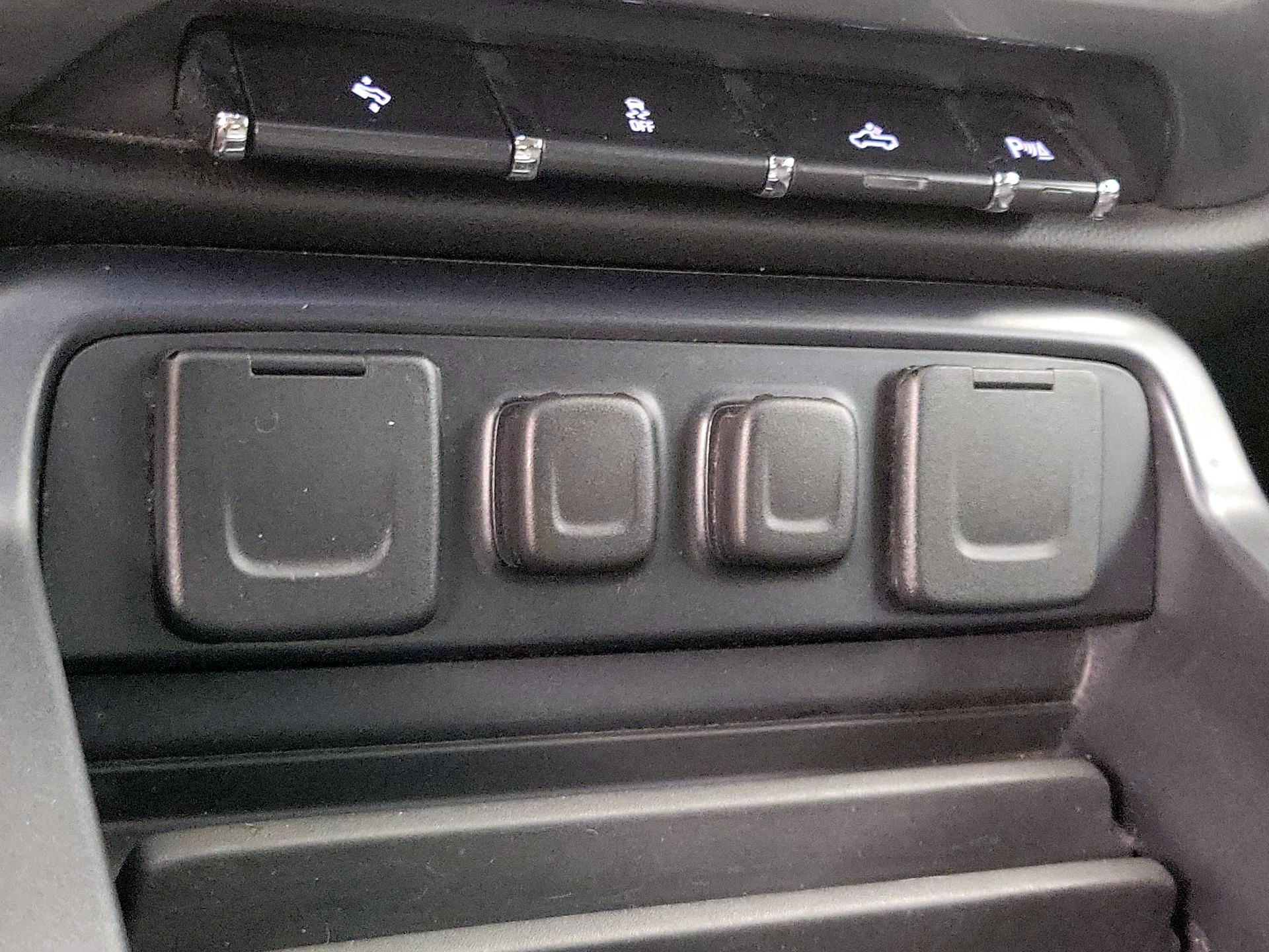 Thumbnail: 2015 Chevrolet Silverado 1500 - 18