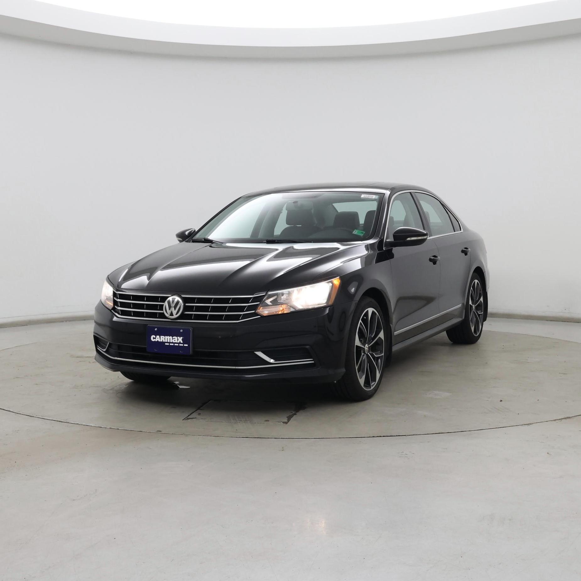 Thumbnail: 2017 Volkswagen Passat - 4