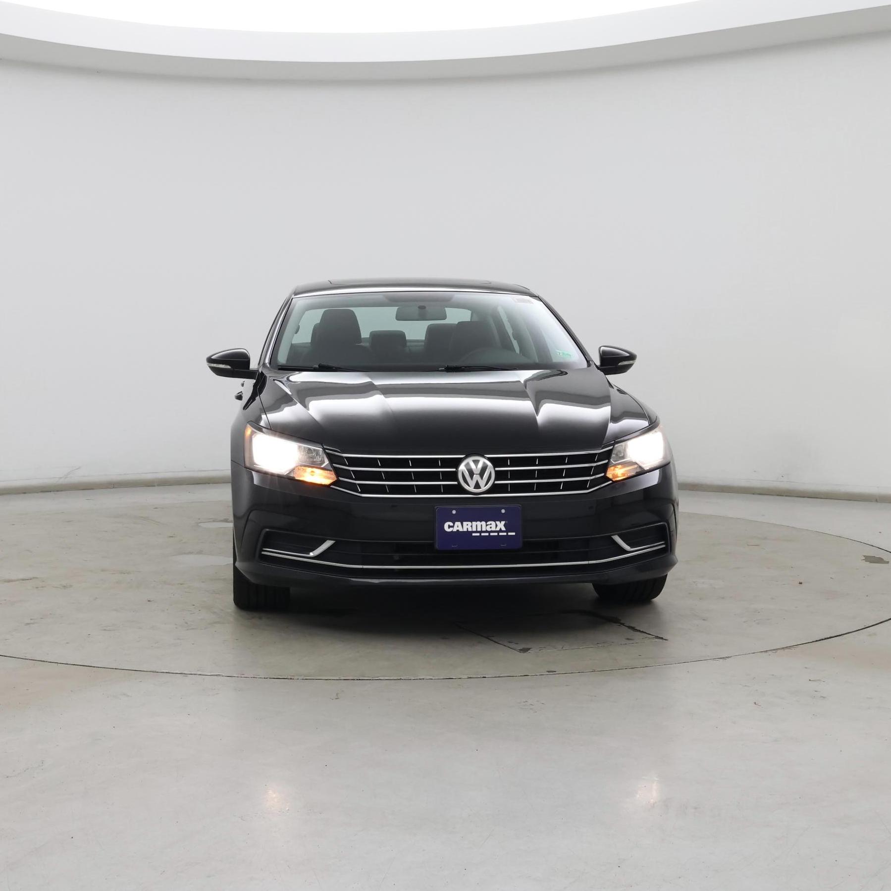 Thumbnail: 2017 Volkswagen Passat - 5