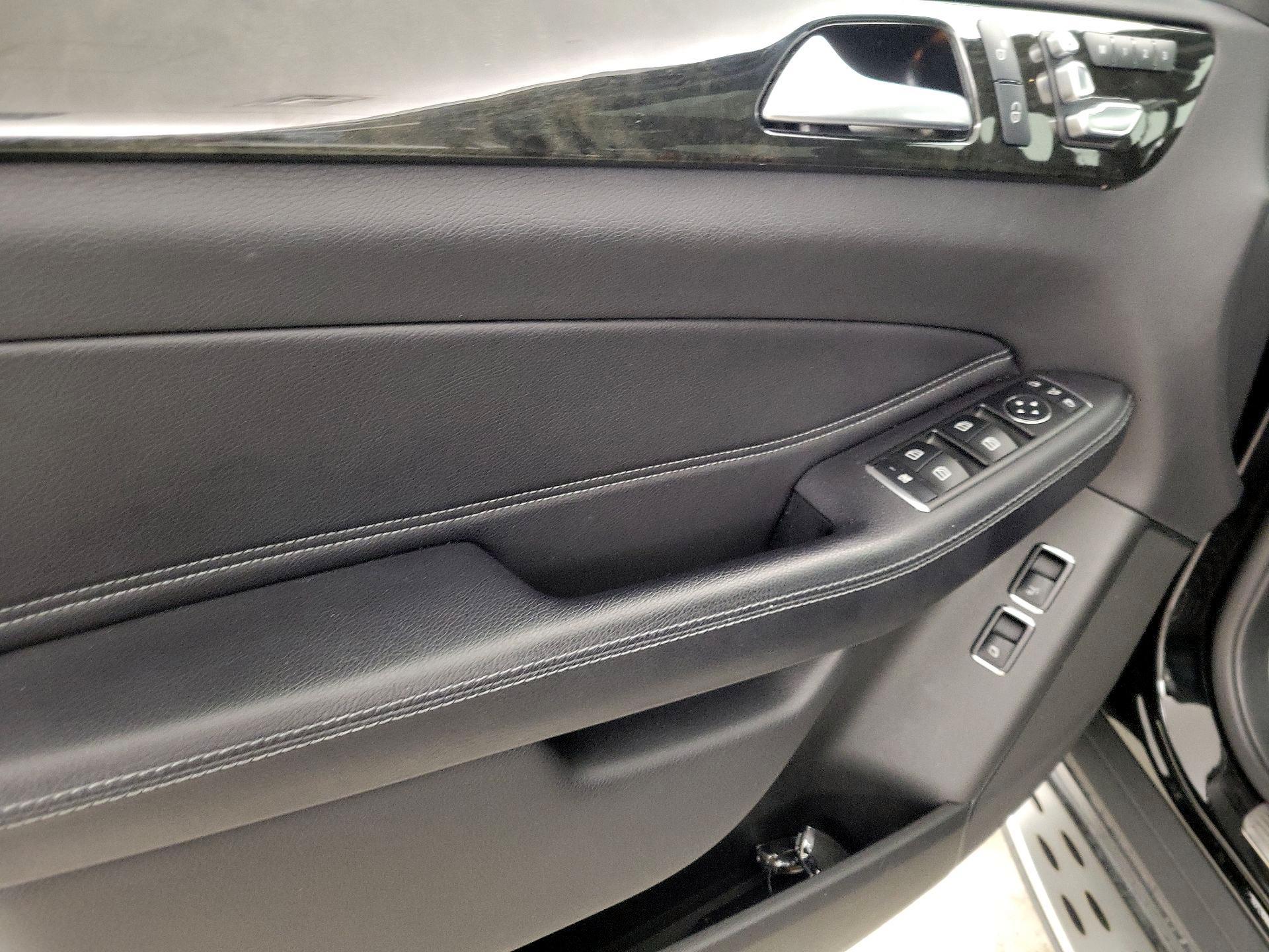 Thumbnail: 2019 Mercedes-Benz GLS - 12