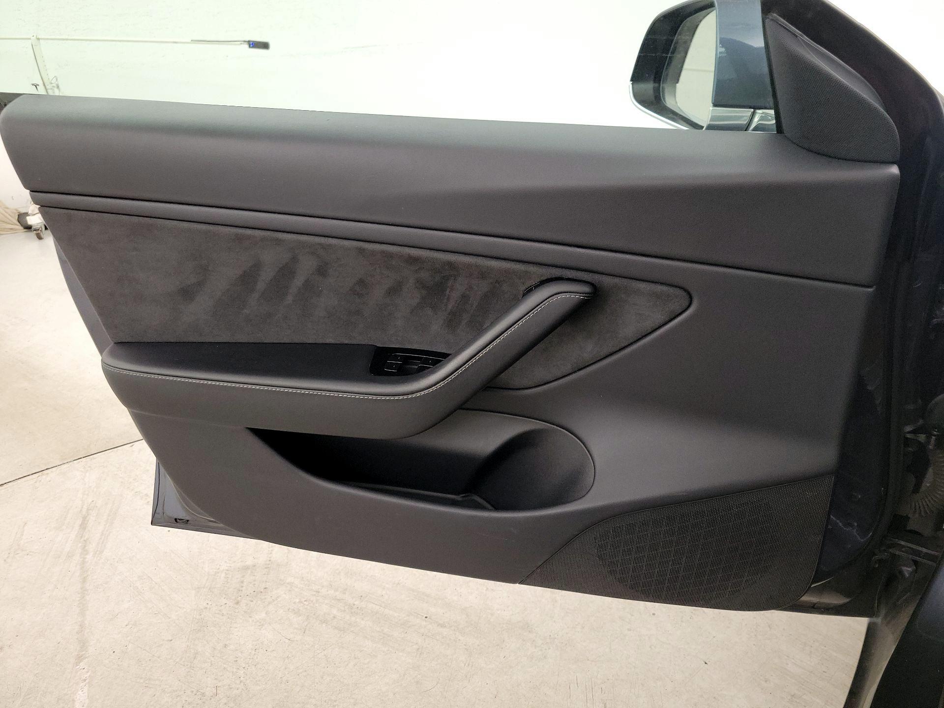 Thumbnail: 2020 Tesla Model 3 - 12