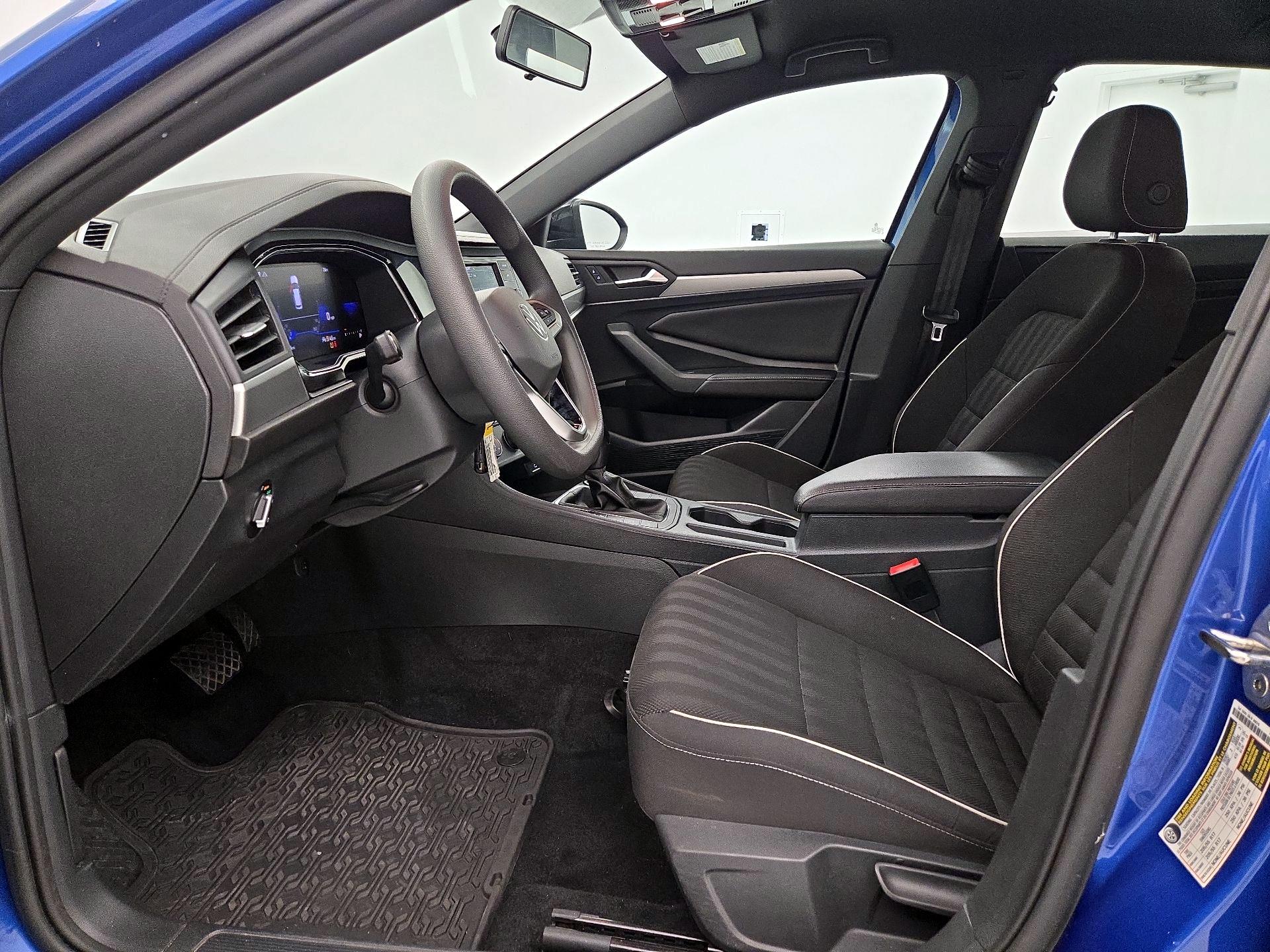 Thumbnail: 2022 Volkswagen Jetta - 11