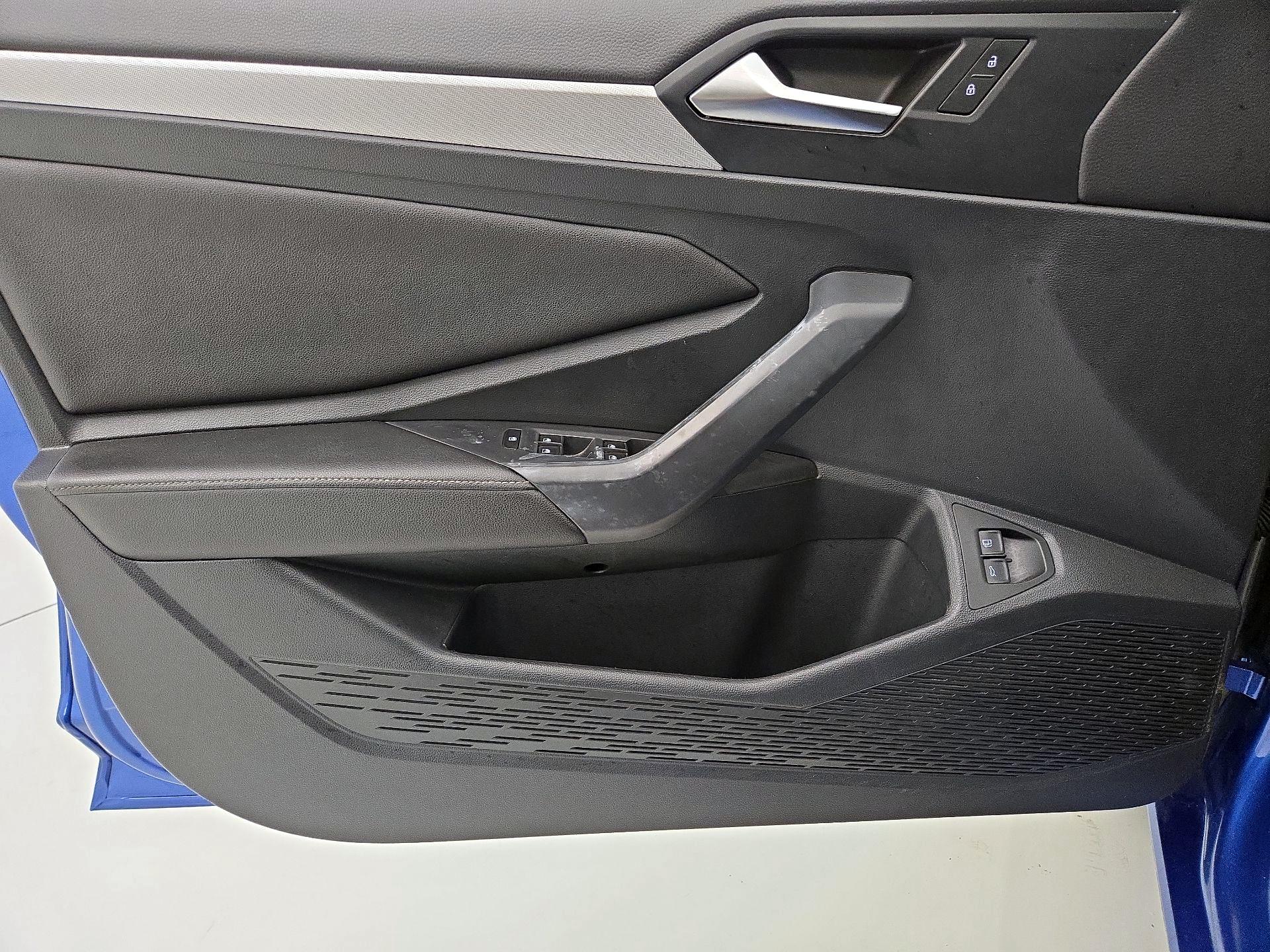 Thumbnail: 2022 Volkswagen Jetta - 12