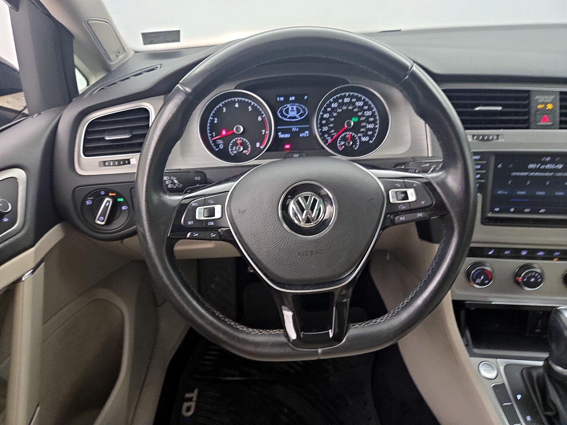 Thumbnail: 2017 Volkswagen Golf - 10