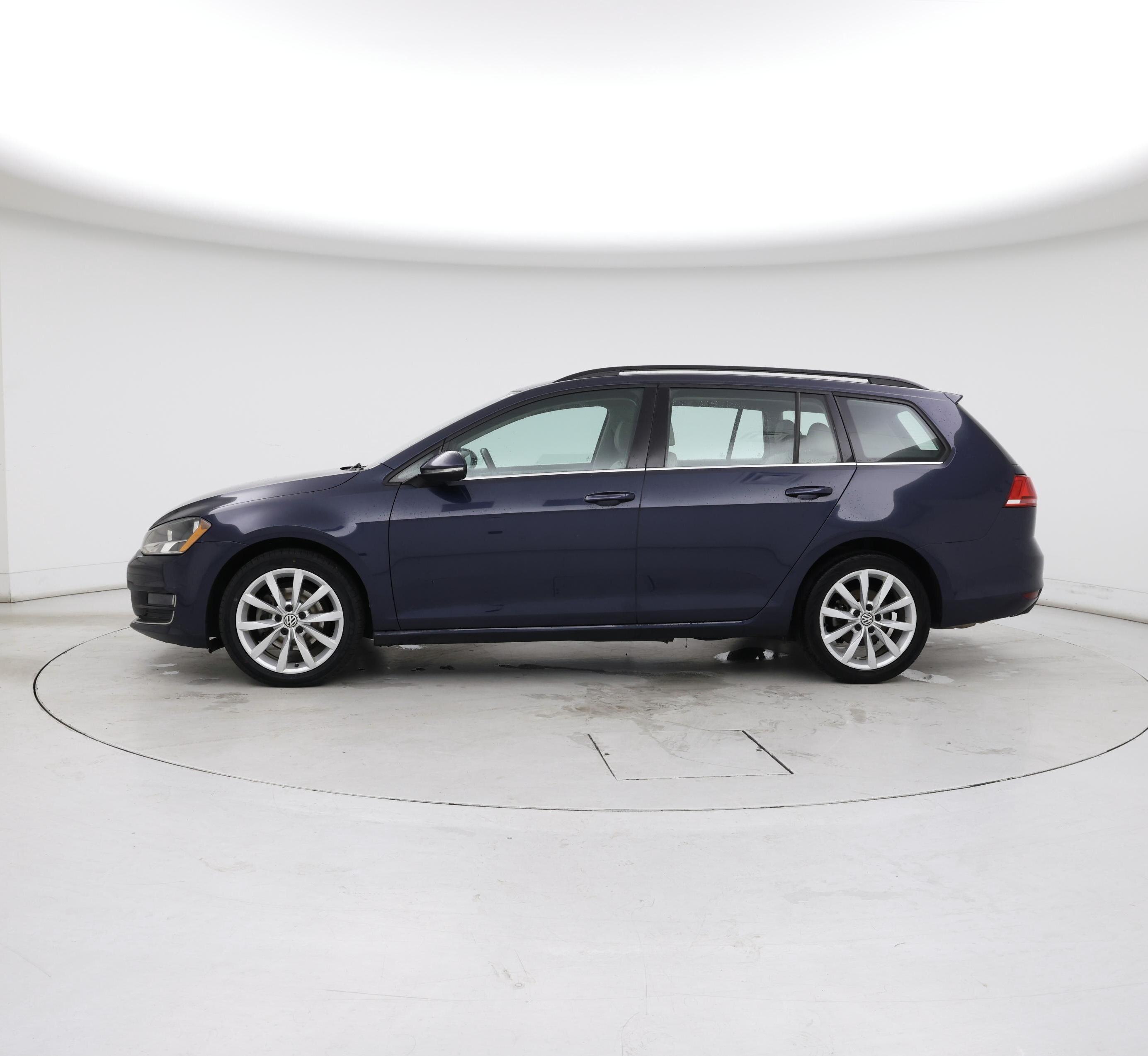 Thumbnail: 2017 Volkswagen Golf - 3