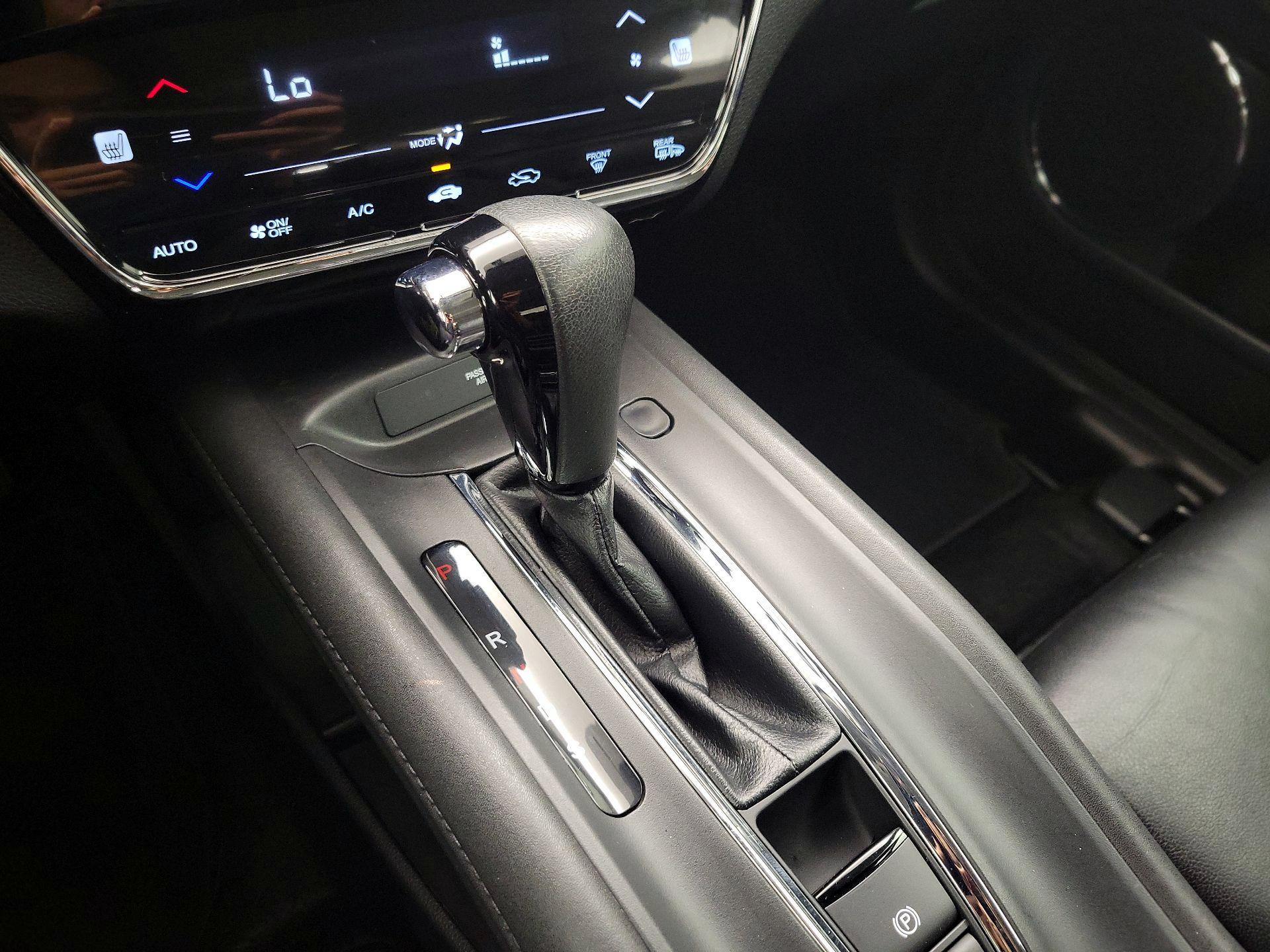 Thumbnail: 2016 Honda HR-V - 18