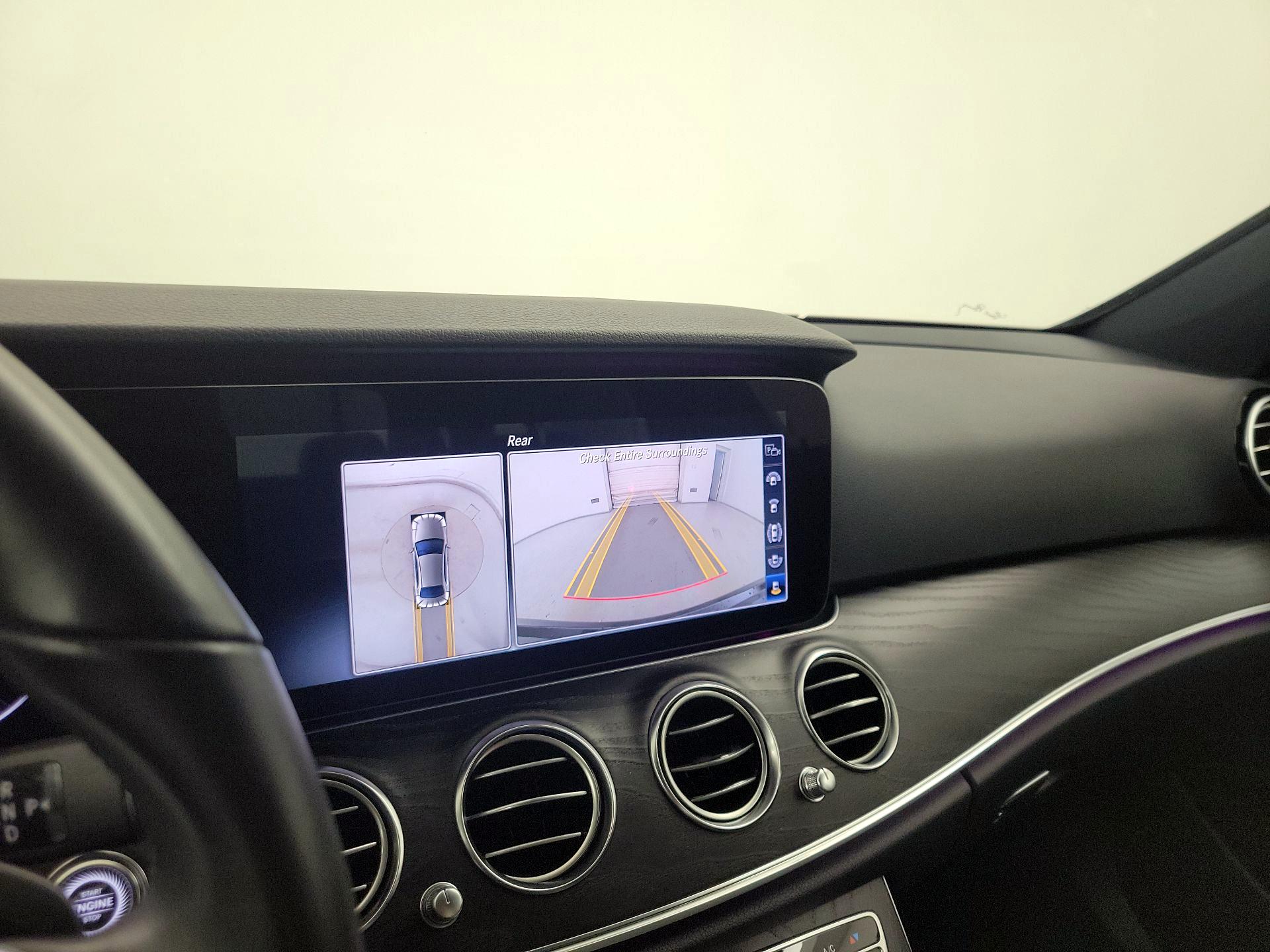 Thumbnail: 2020 Mercedes-Benz E-Class - 15