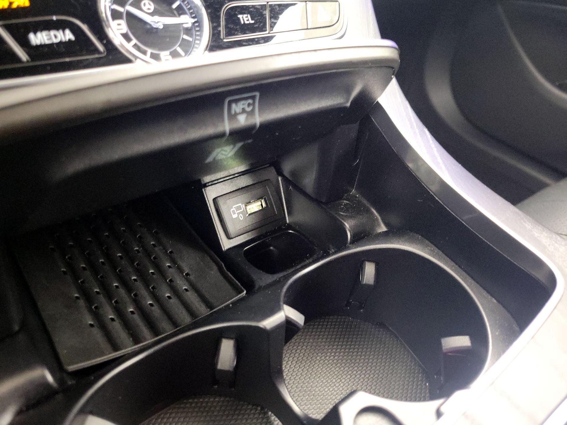 Thumbnail: 2020 Mercedes-Benz E-Class - 19