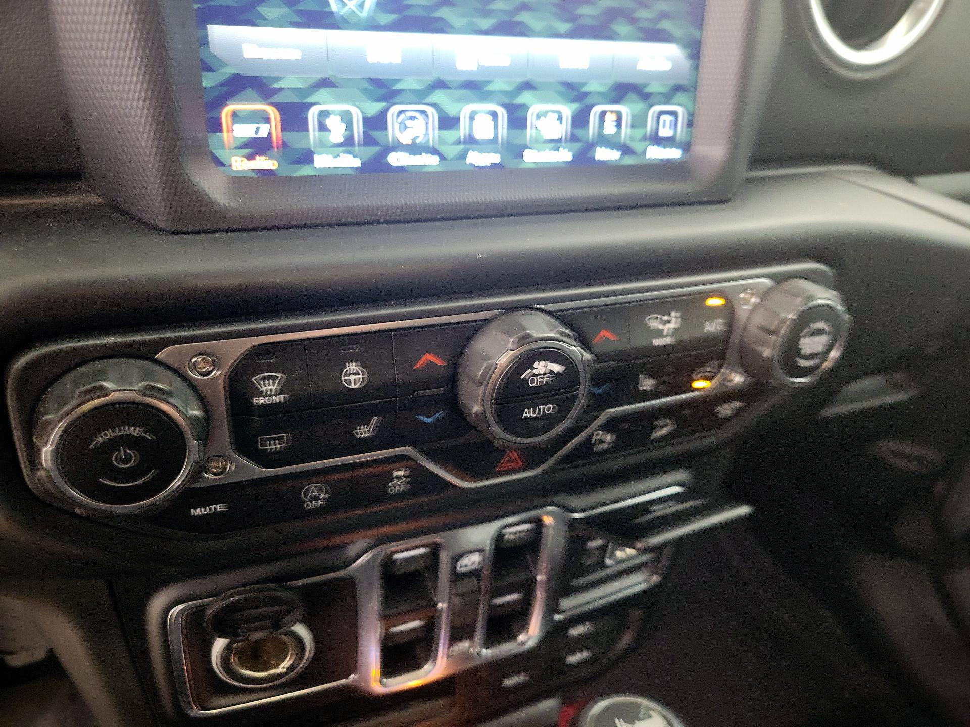 Thumbnail: 2019 Jeep Wrangler - 17